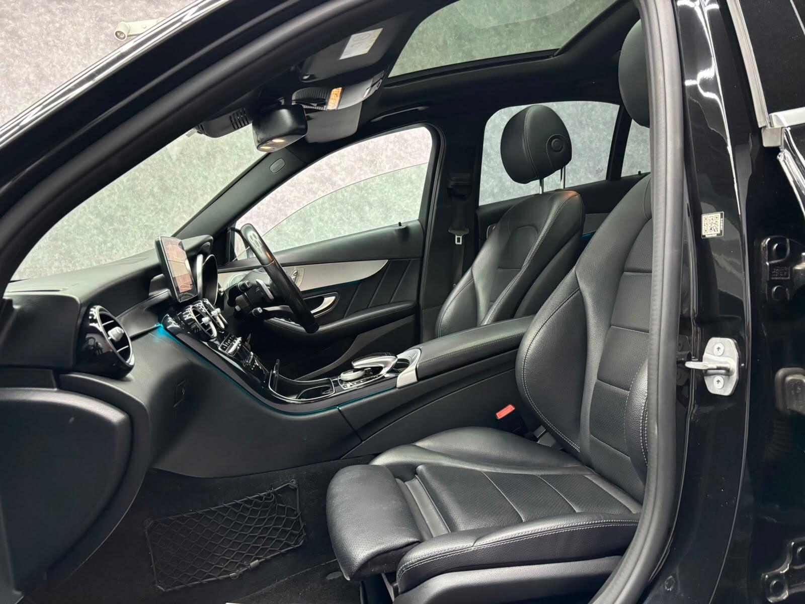Mercedes-Benz C Class view 26