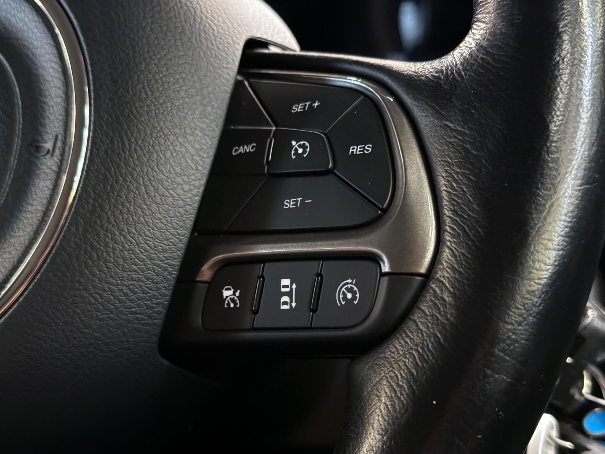 Jeep Renegade view 16
