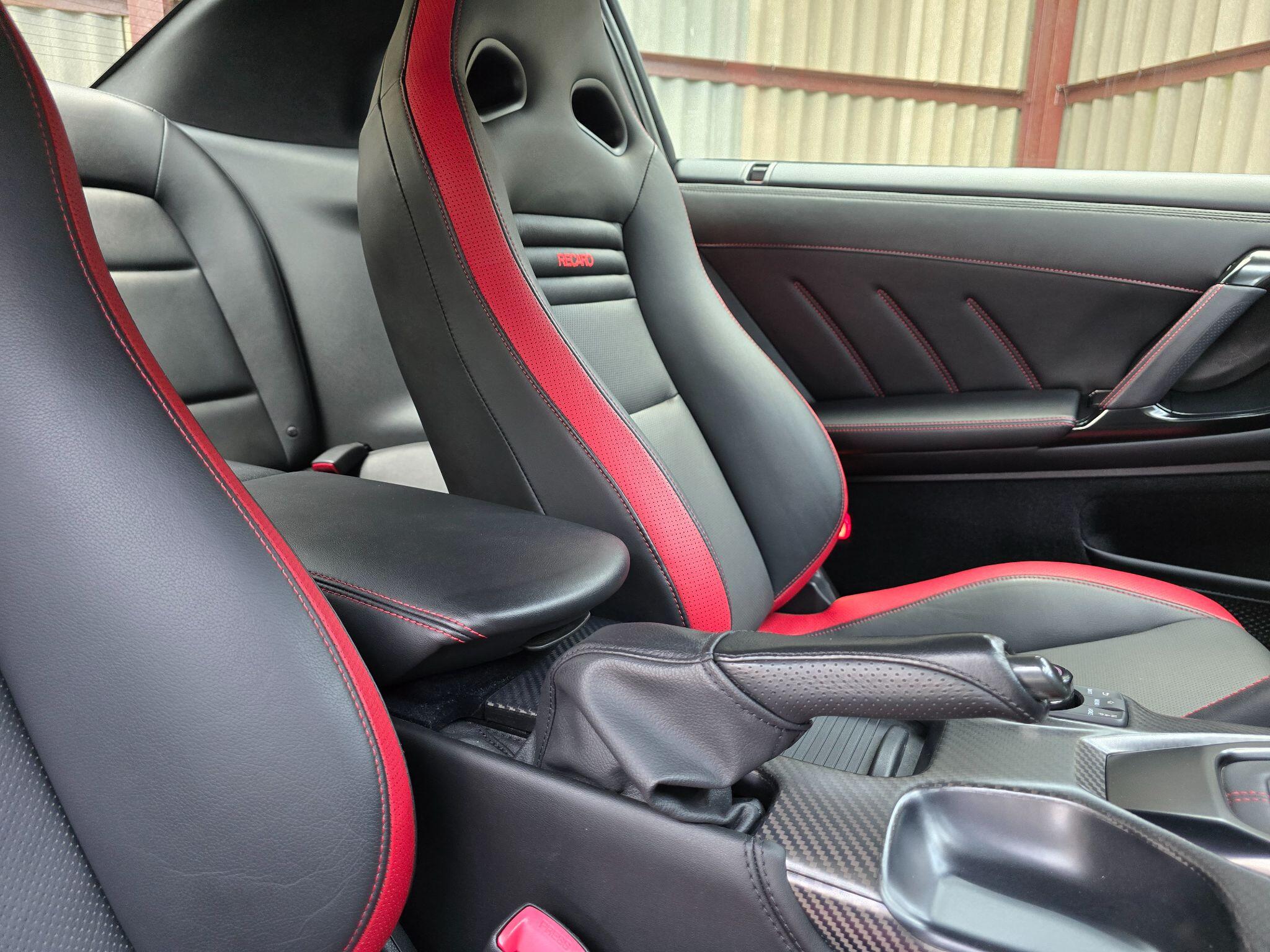 Nissan GT-R view 34