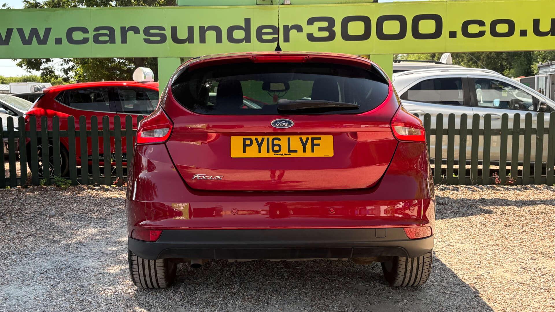 Ford Focus view 5