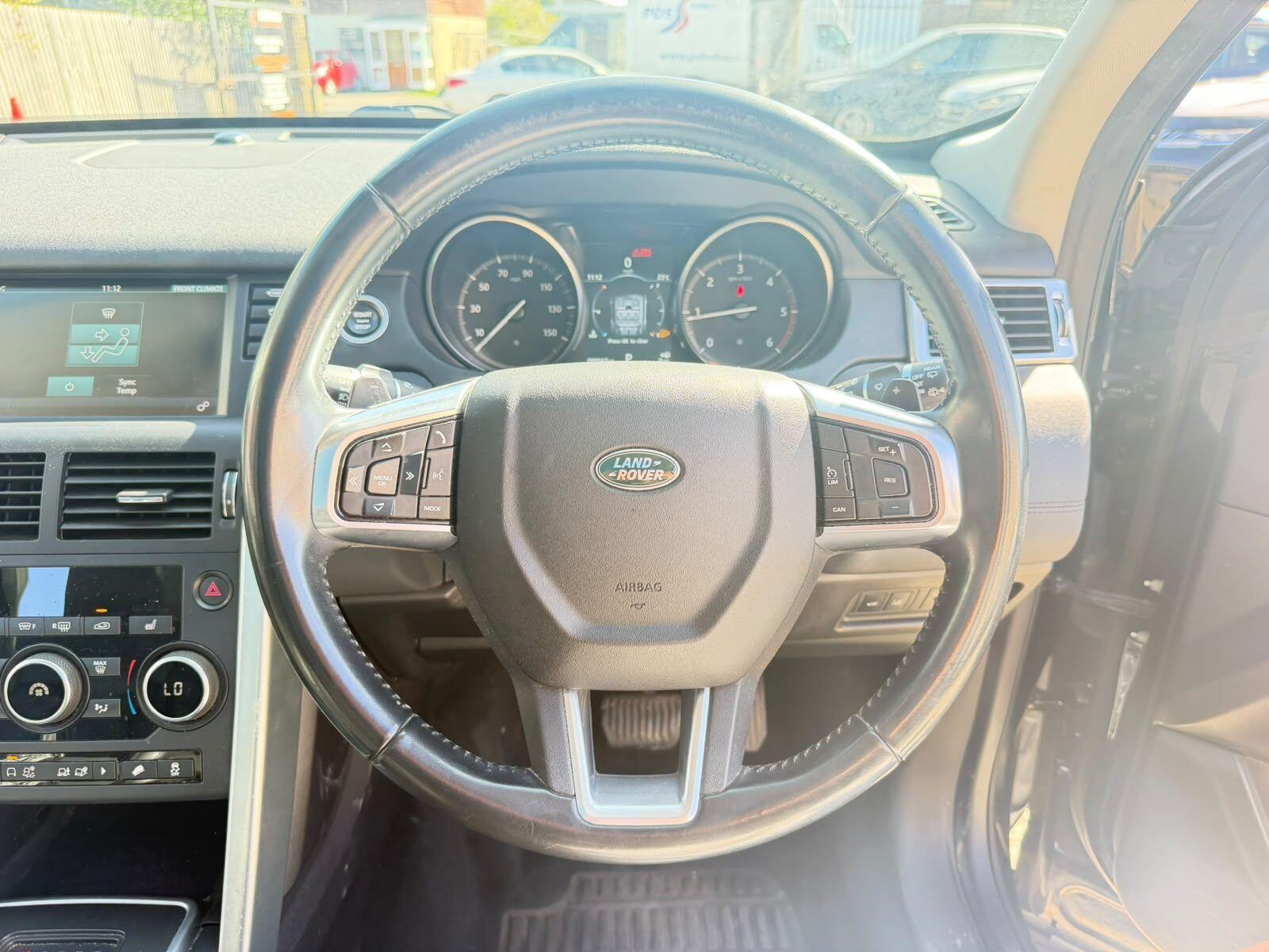 Land Rover Discovery Sport view 32