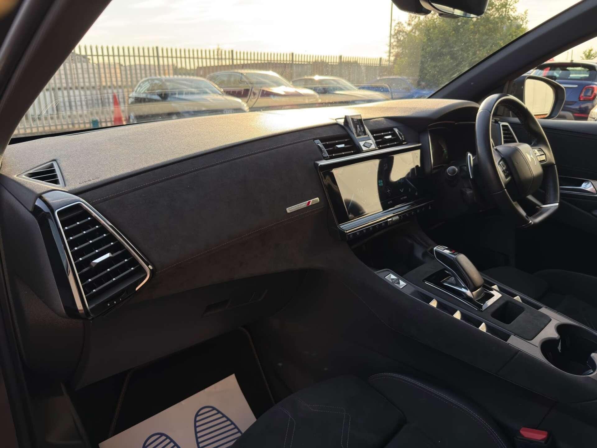 DS Automobiles DS 7 Crossback view 42