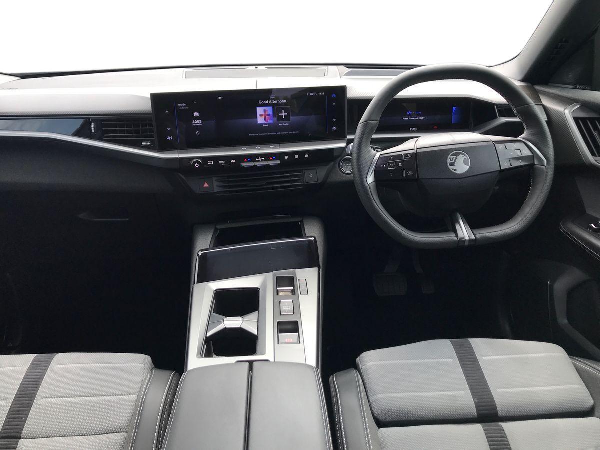 Vauxhall Grandland view 4