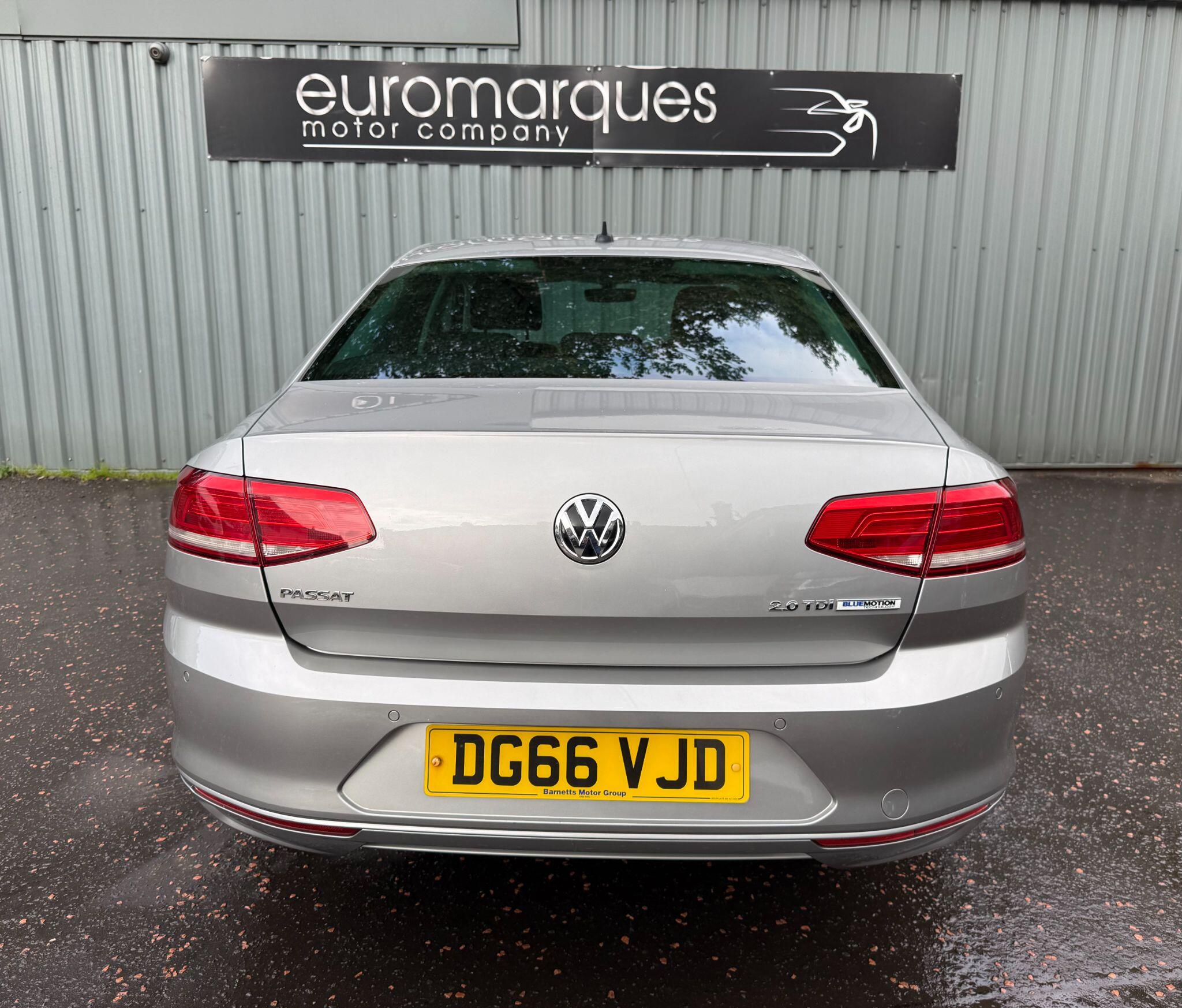 Volkswagen Passat view 5