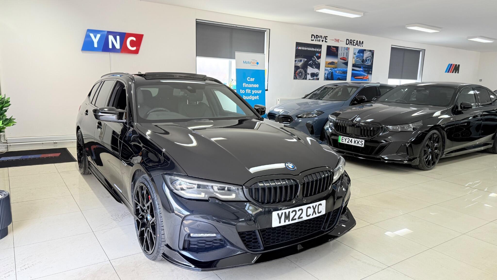 BMW 3 Series view 5