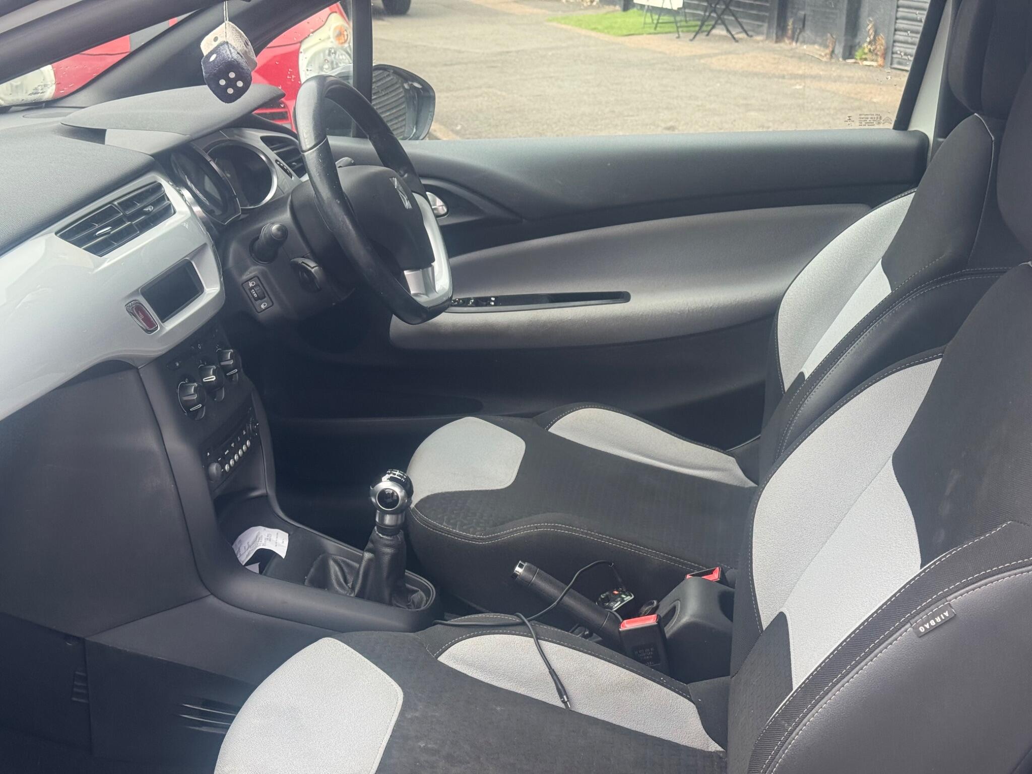 Citroen DS3 view 14