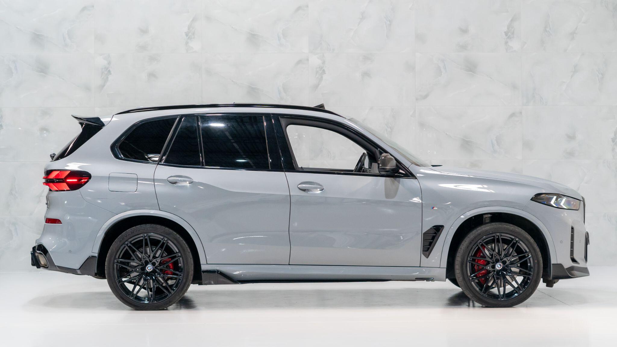 BMW X5 view 8