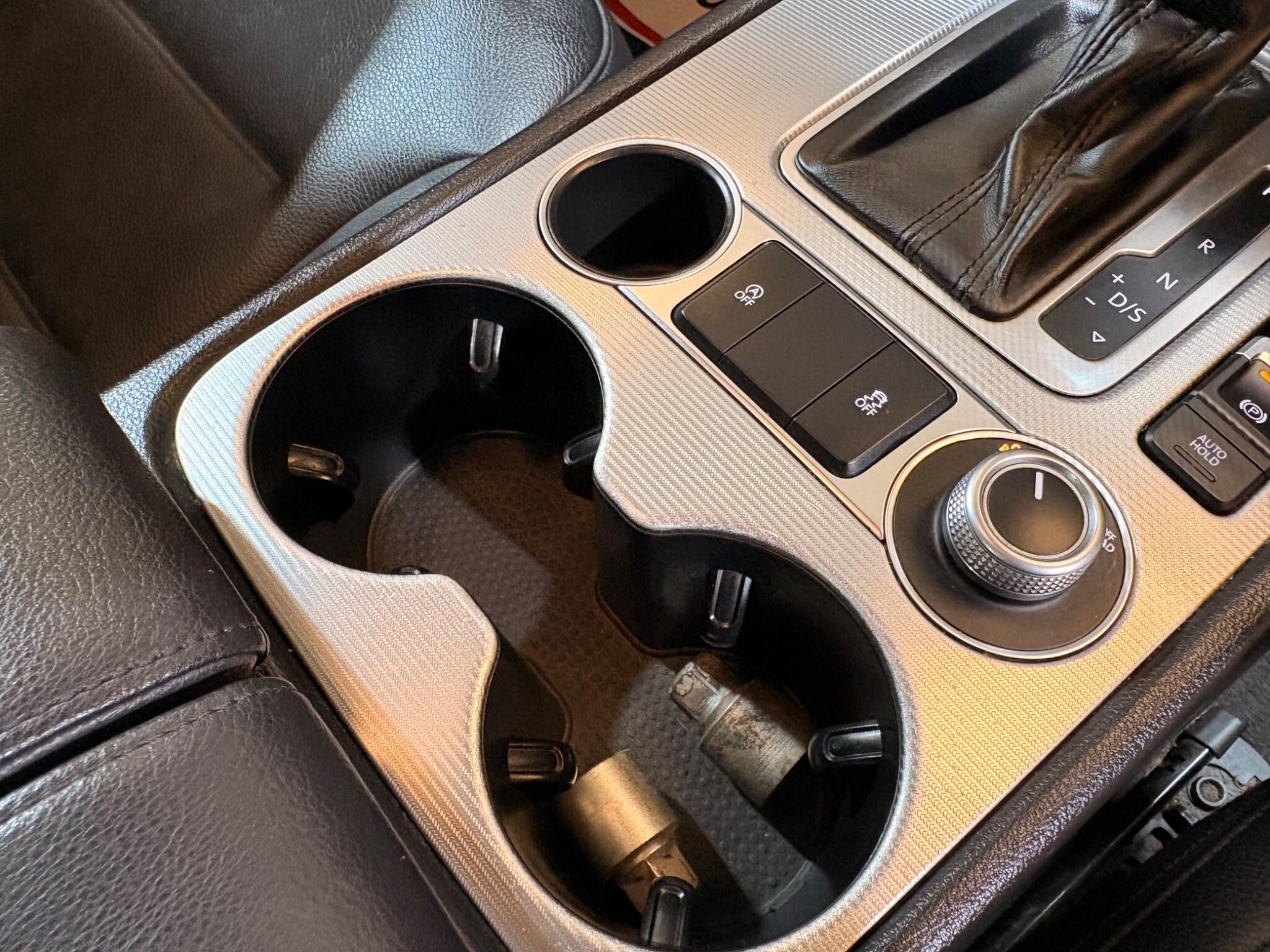 Volkswagen Touareg view 25