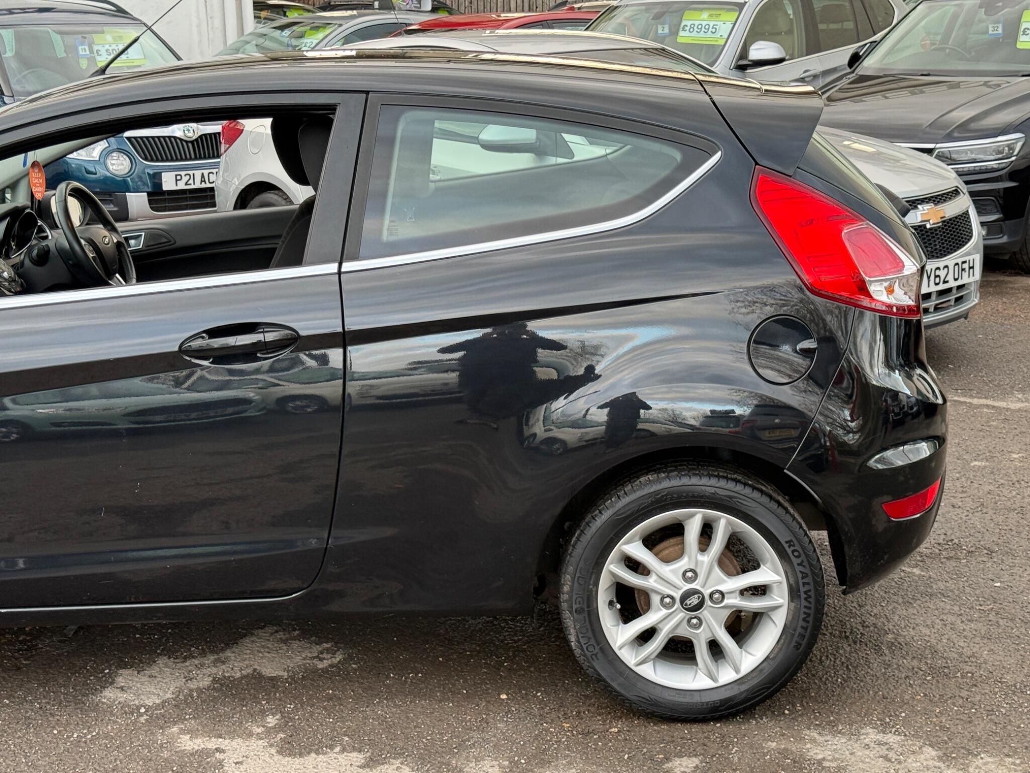Ford Fiesta - Image 13