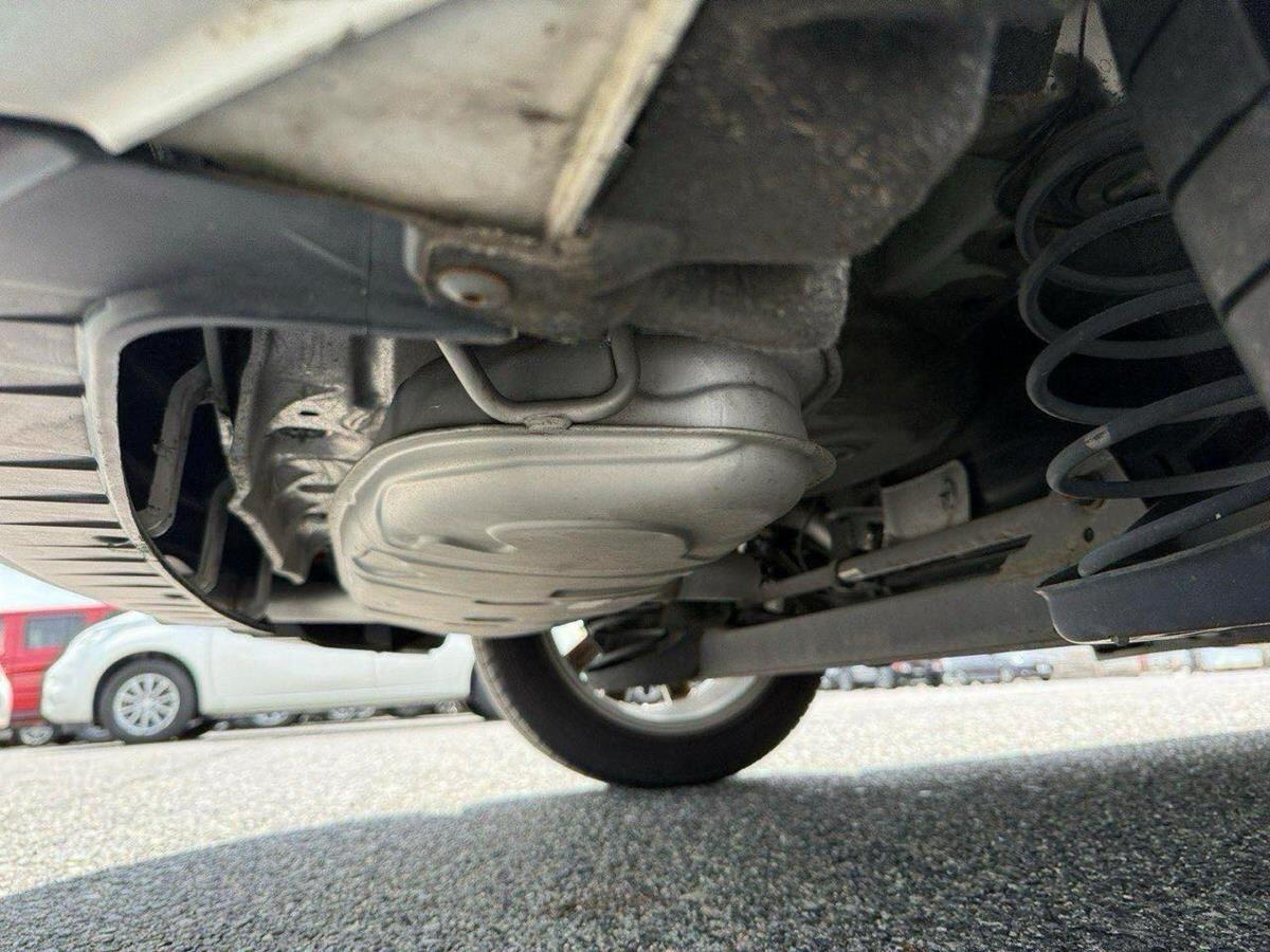 Volkswagen Beetle view 18