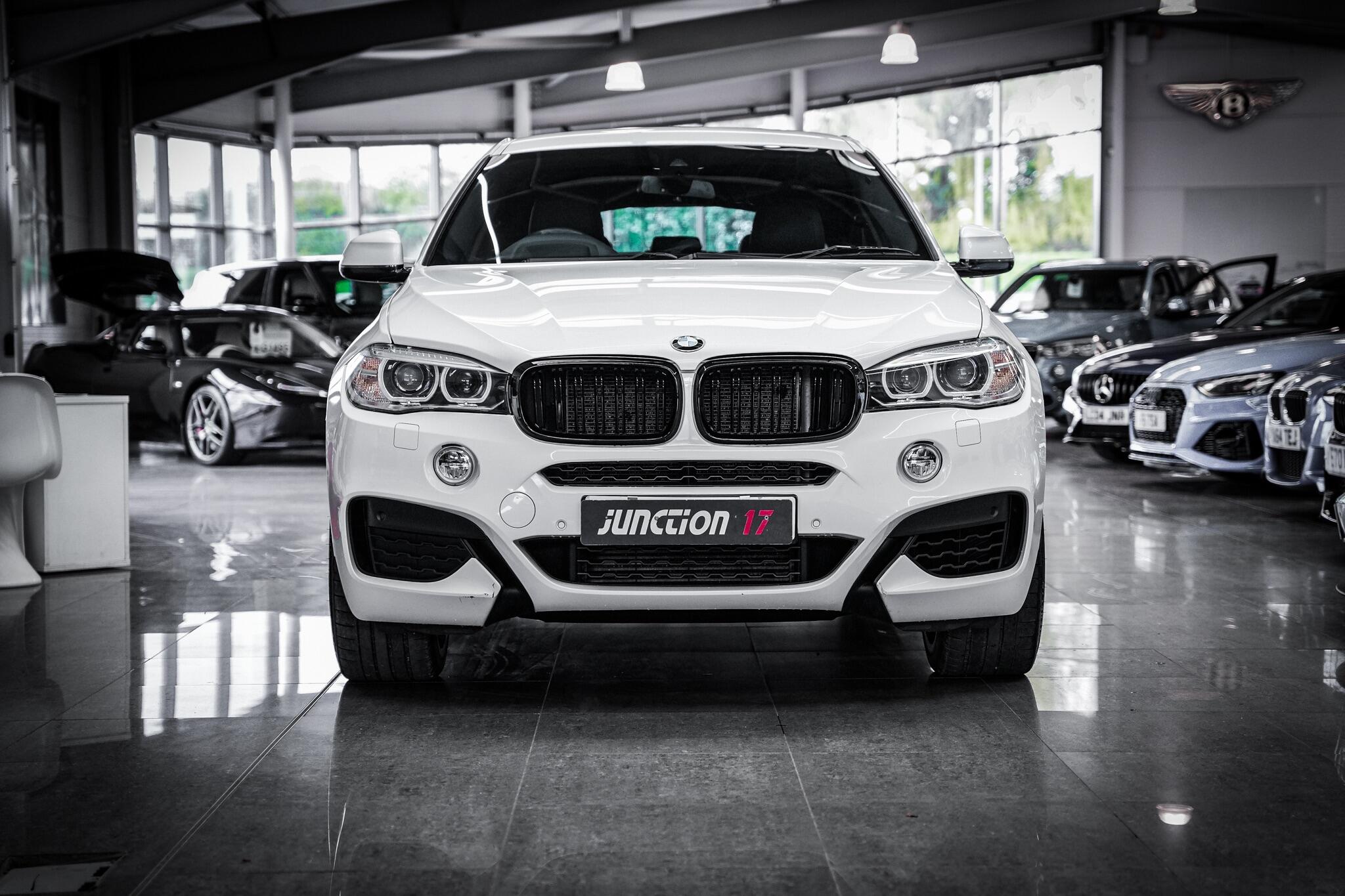 BMW X6 view 12