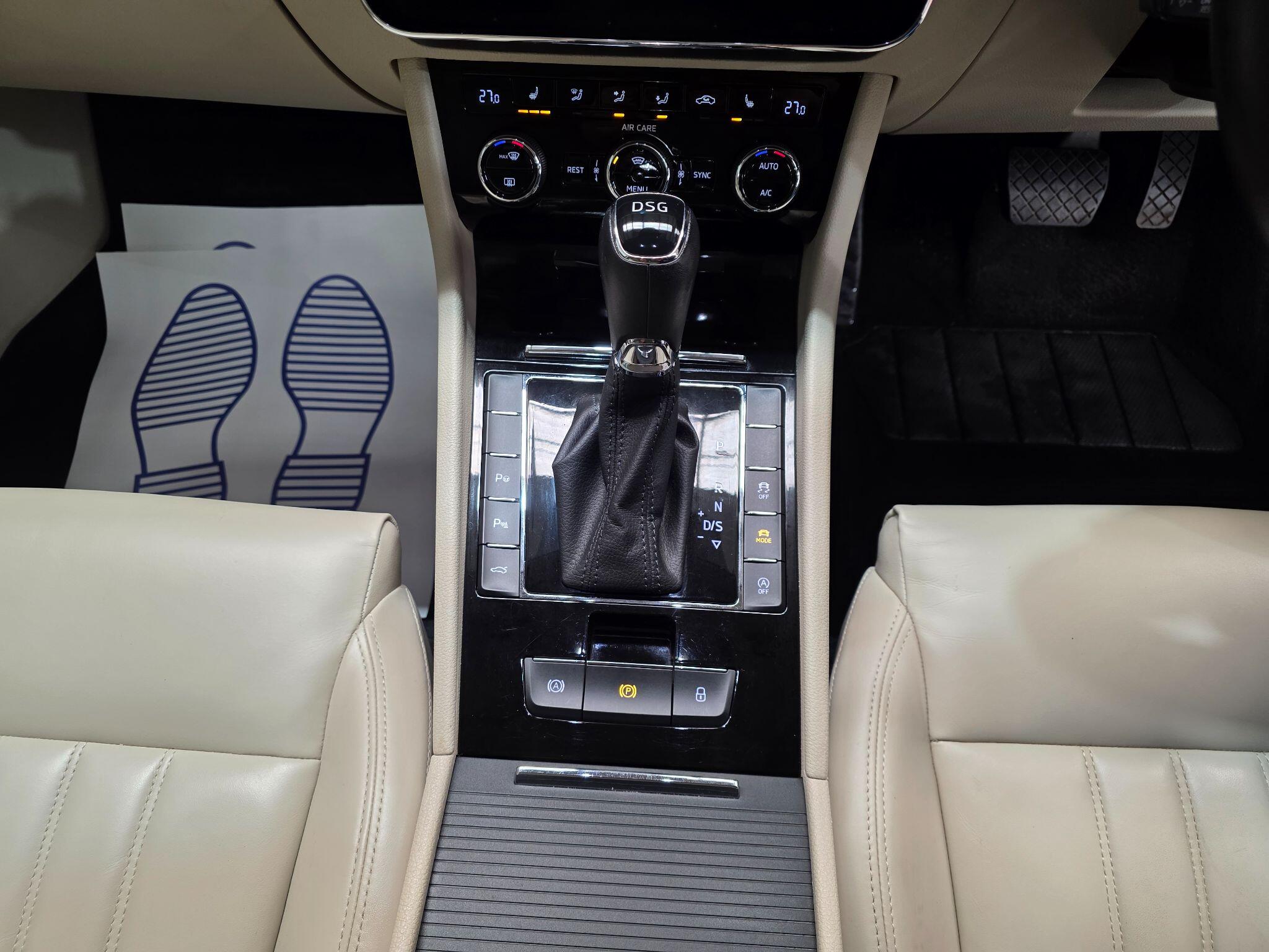 Skoda Superb view 10