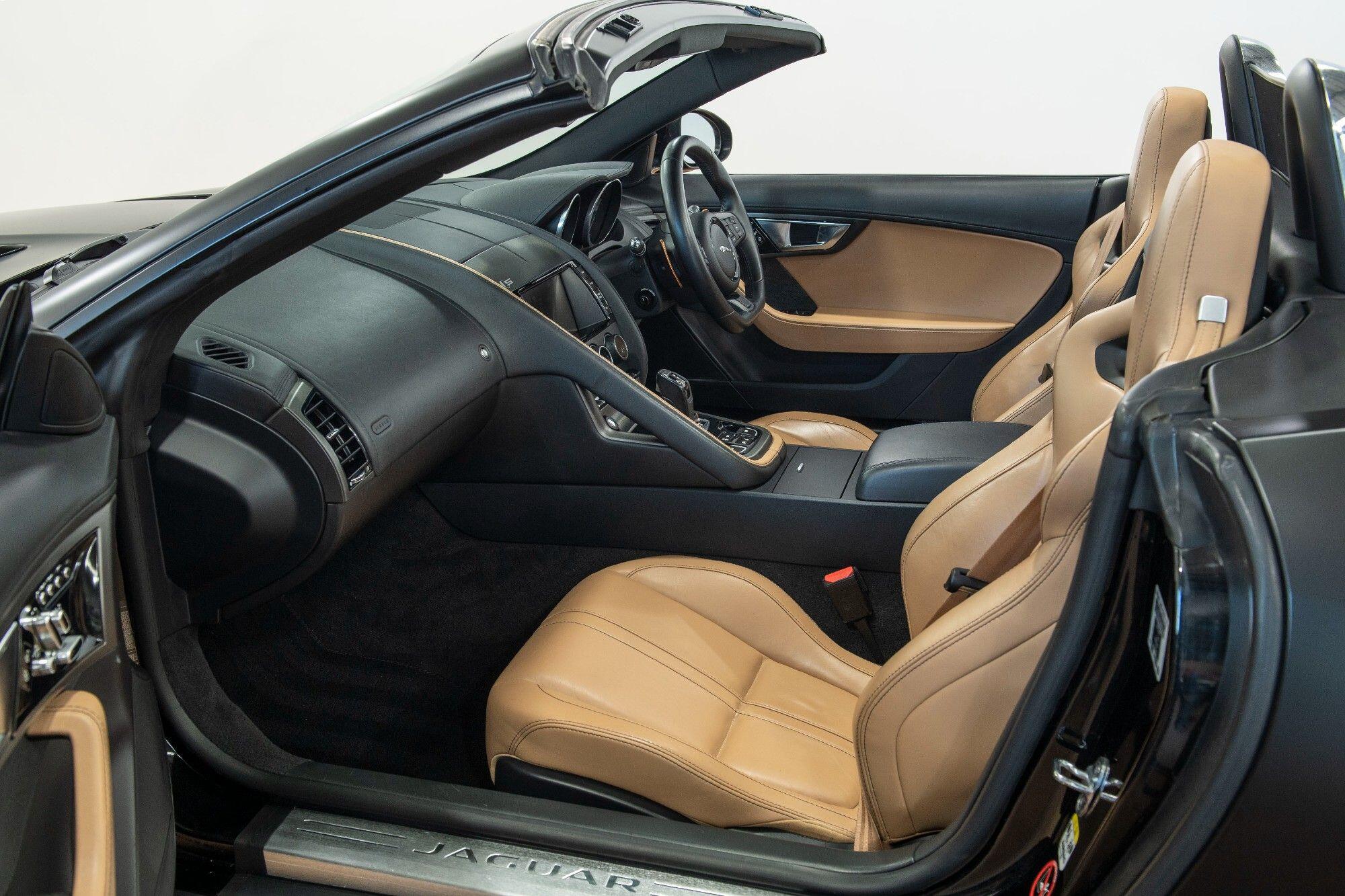 Jaguar F-Type view 33