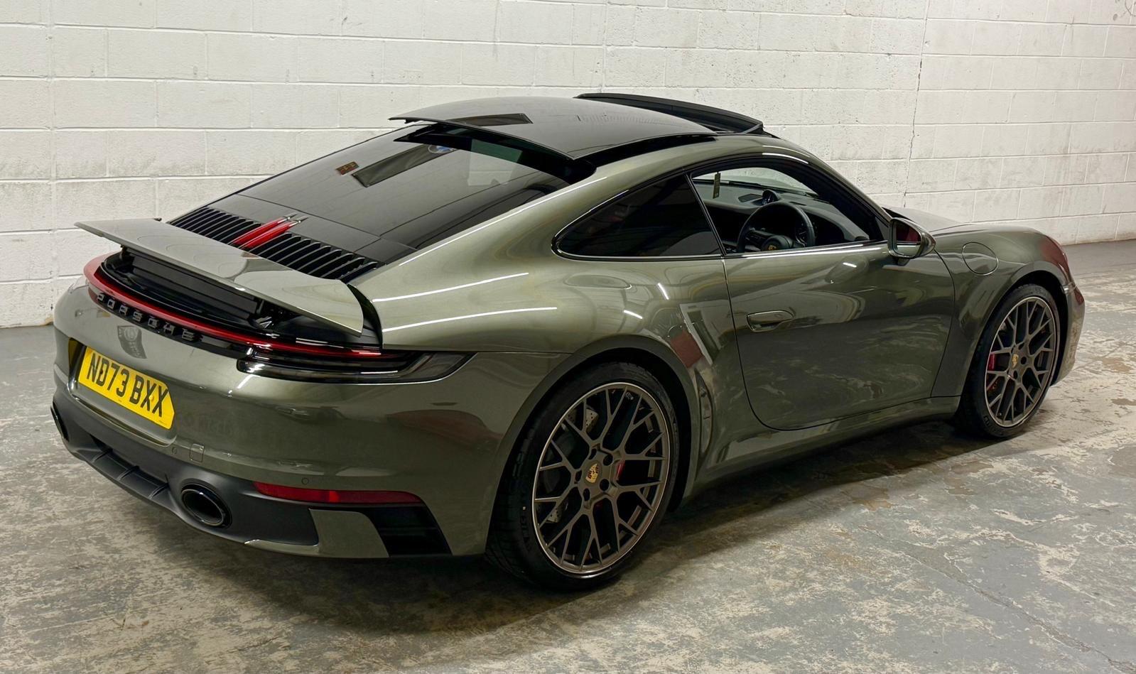 Porsche 911 view 44