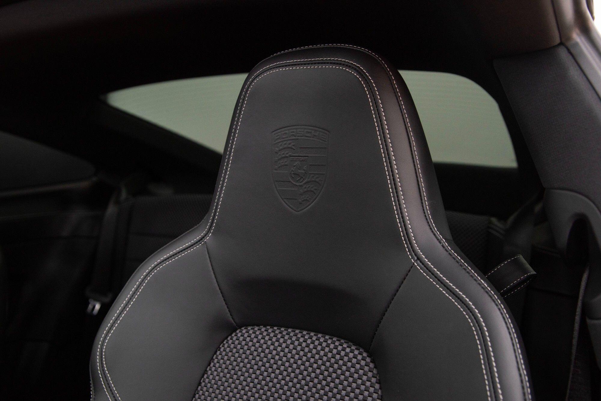 Porsche 911 view 17