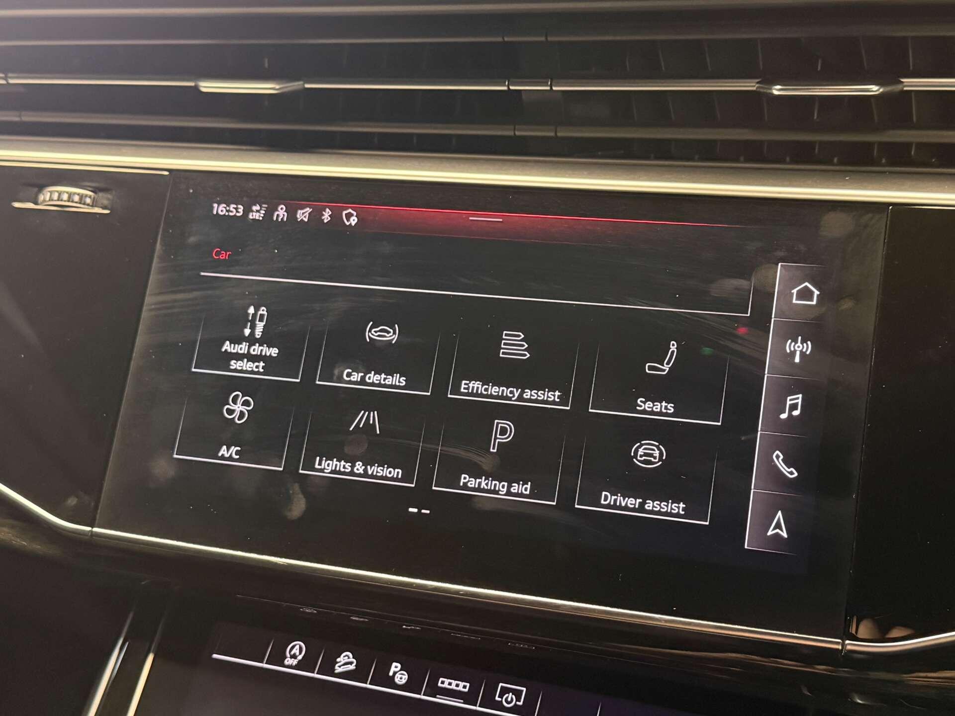 Audi Q8 view 49