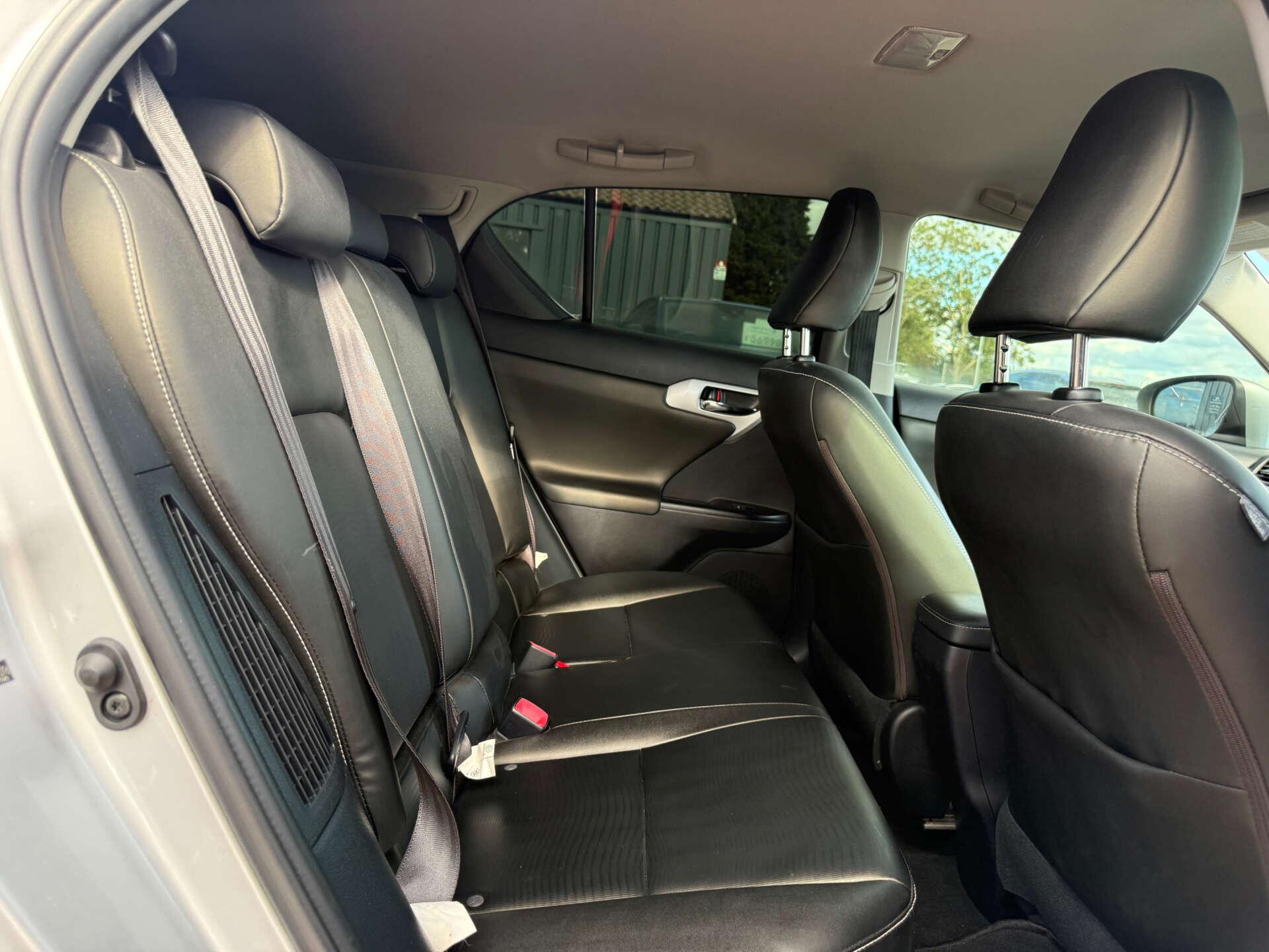 Lexus CT view 59
