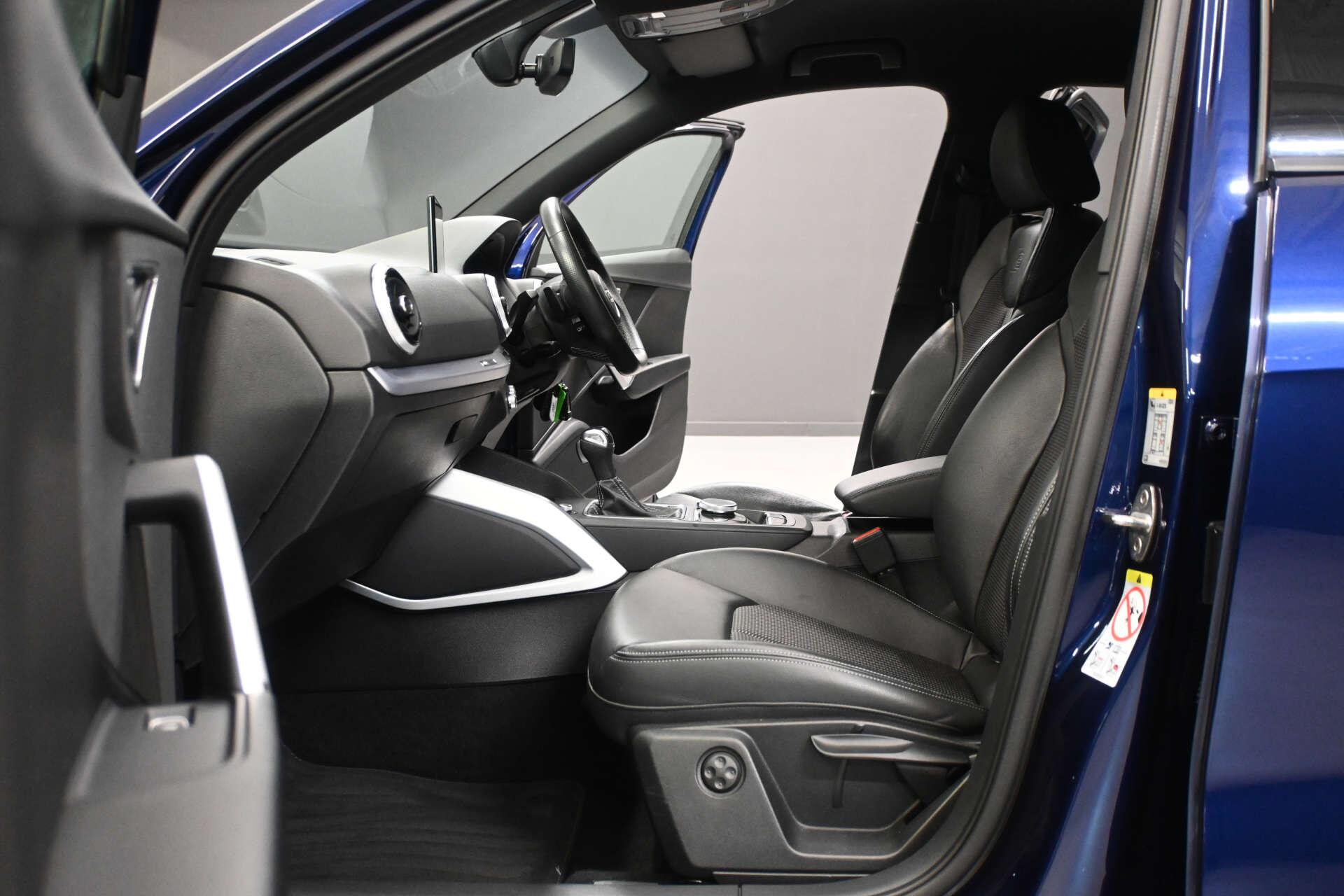 Audi Q2 view 6