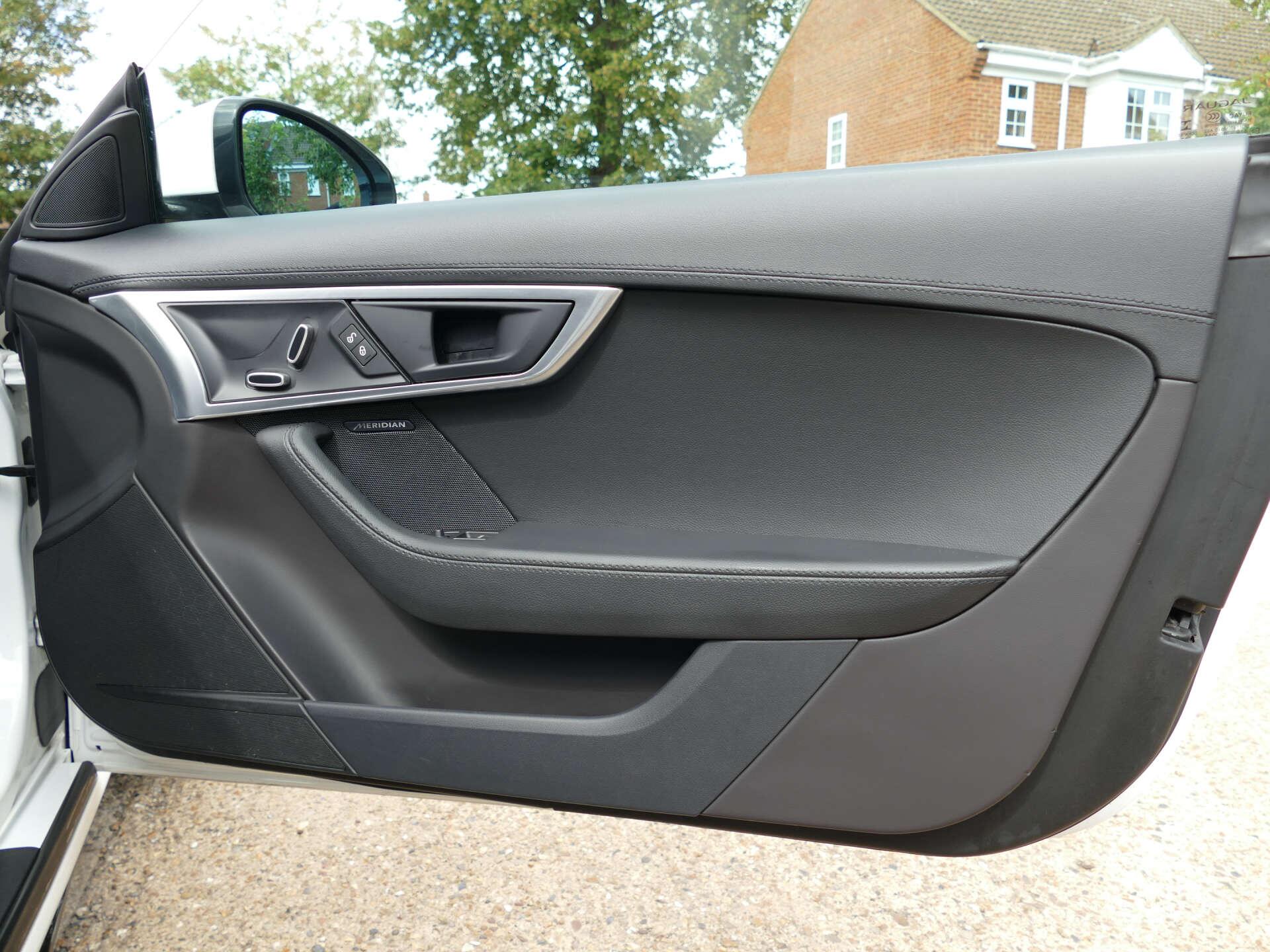 Jaguar F-Type view 30