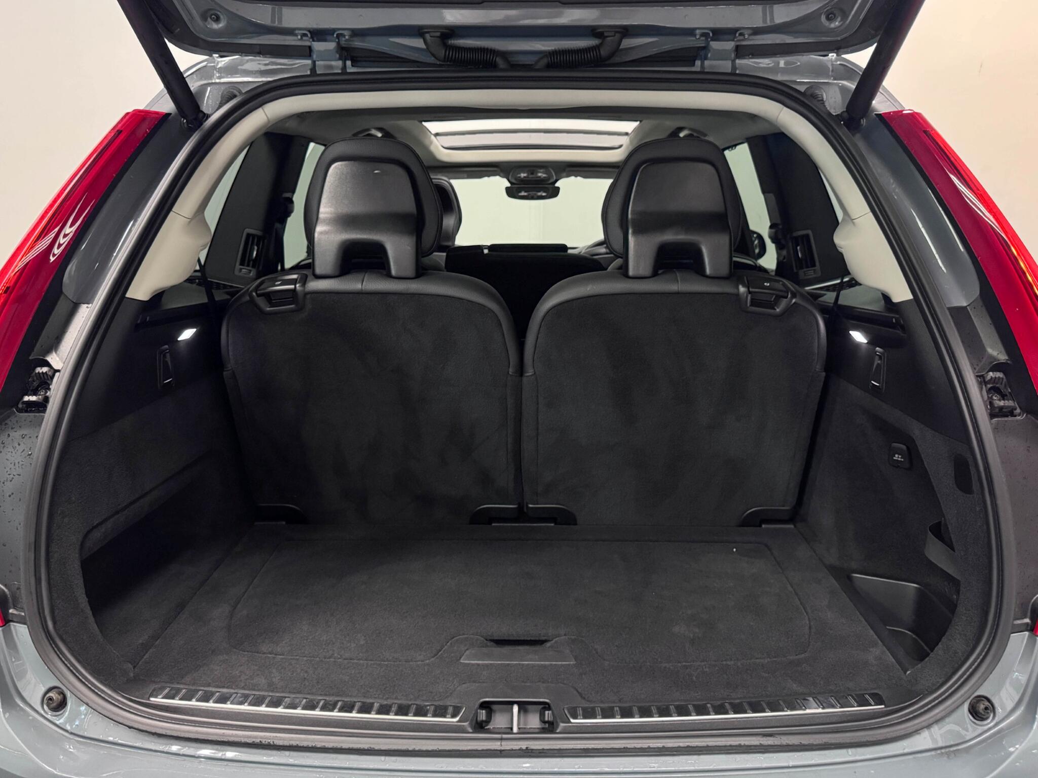 Volvo XC90 view 7