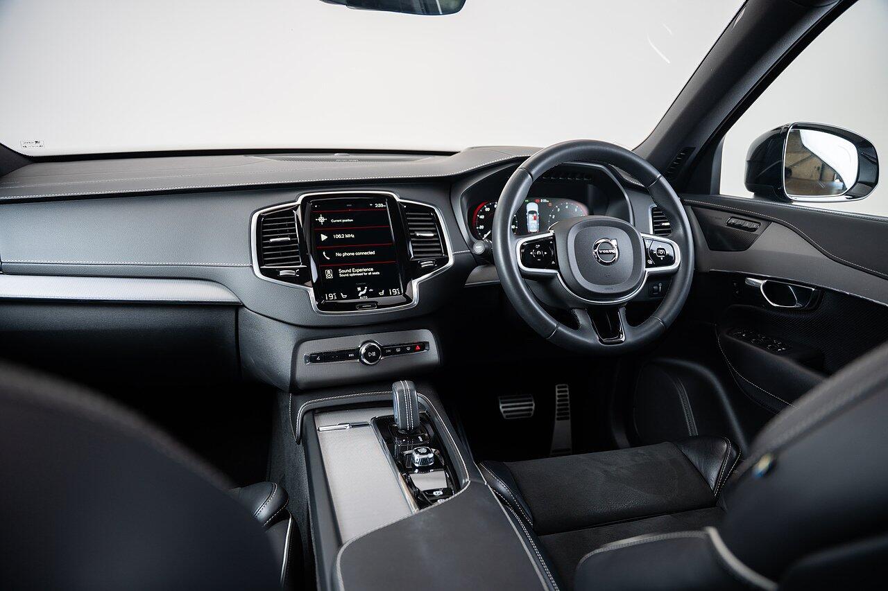 Volvo XC90 view 20