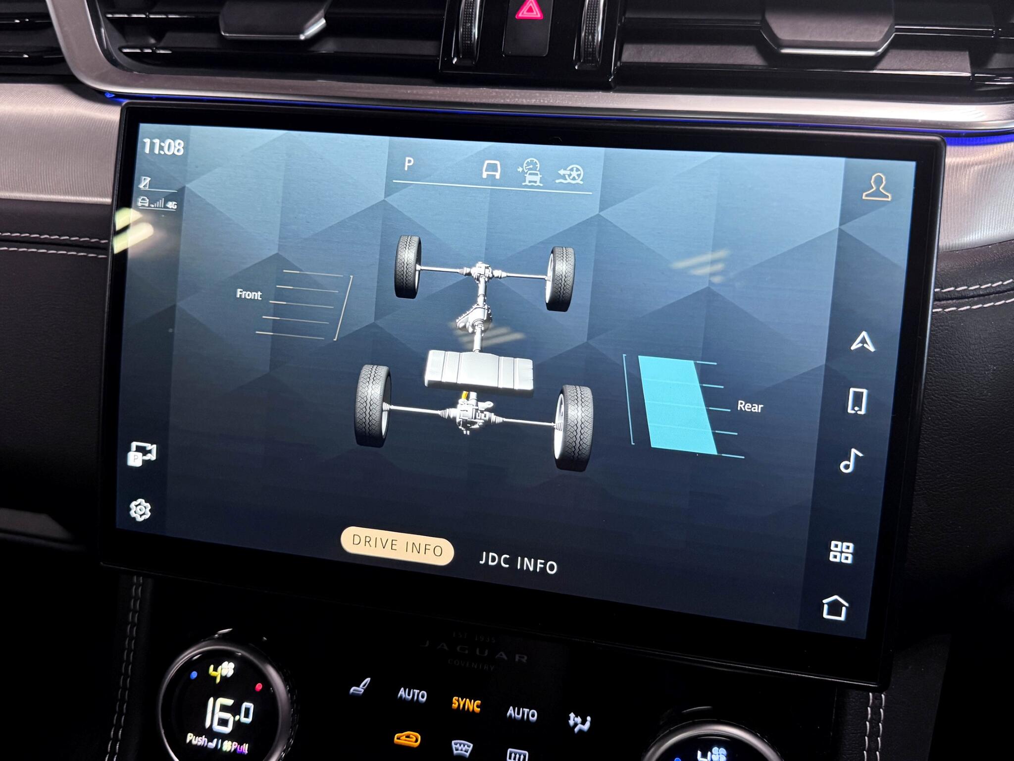 Jaguar F-Pace view 60