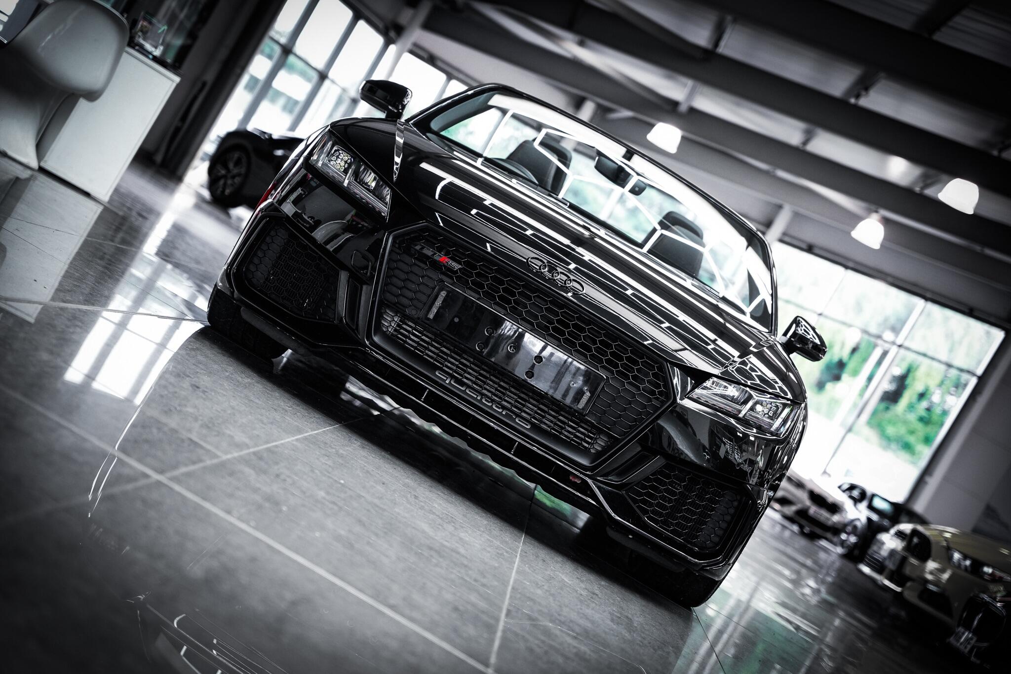 Audi TT RS view 4