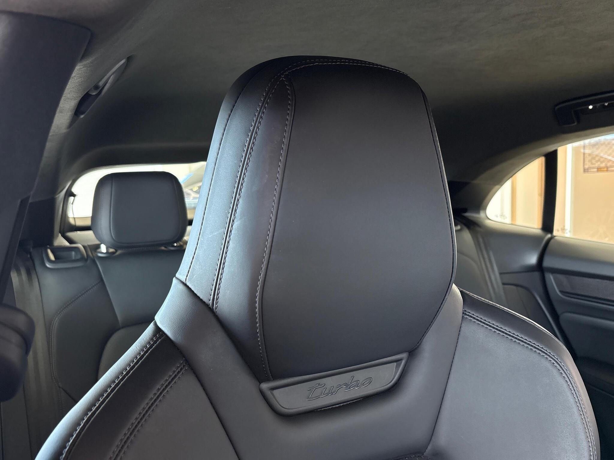 Porsche Macan view 15