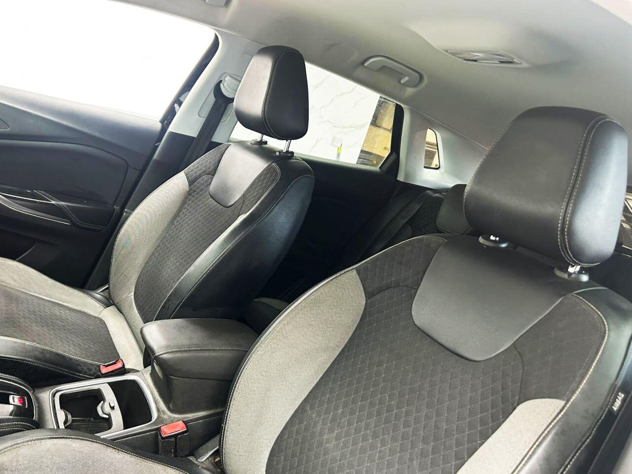 Vauxhall Grandland X view 14