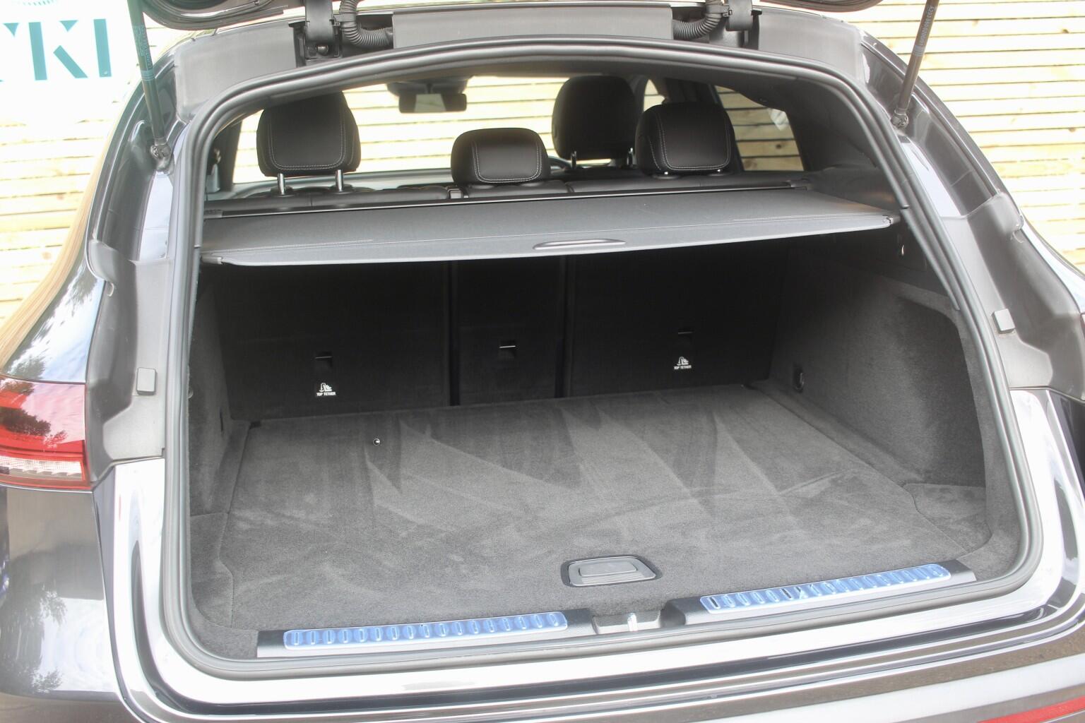 Mercedes-Benz Eqc view 44