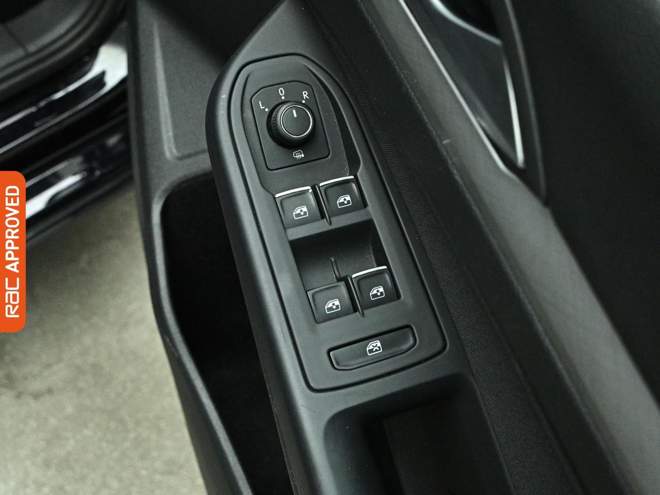 Volkswagen Golf view 23