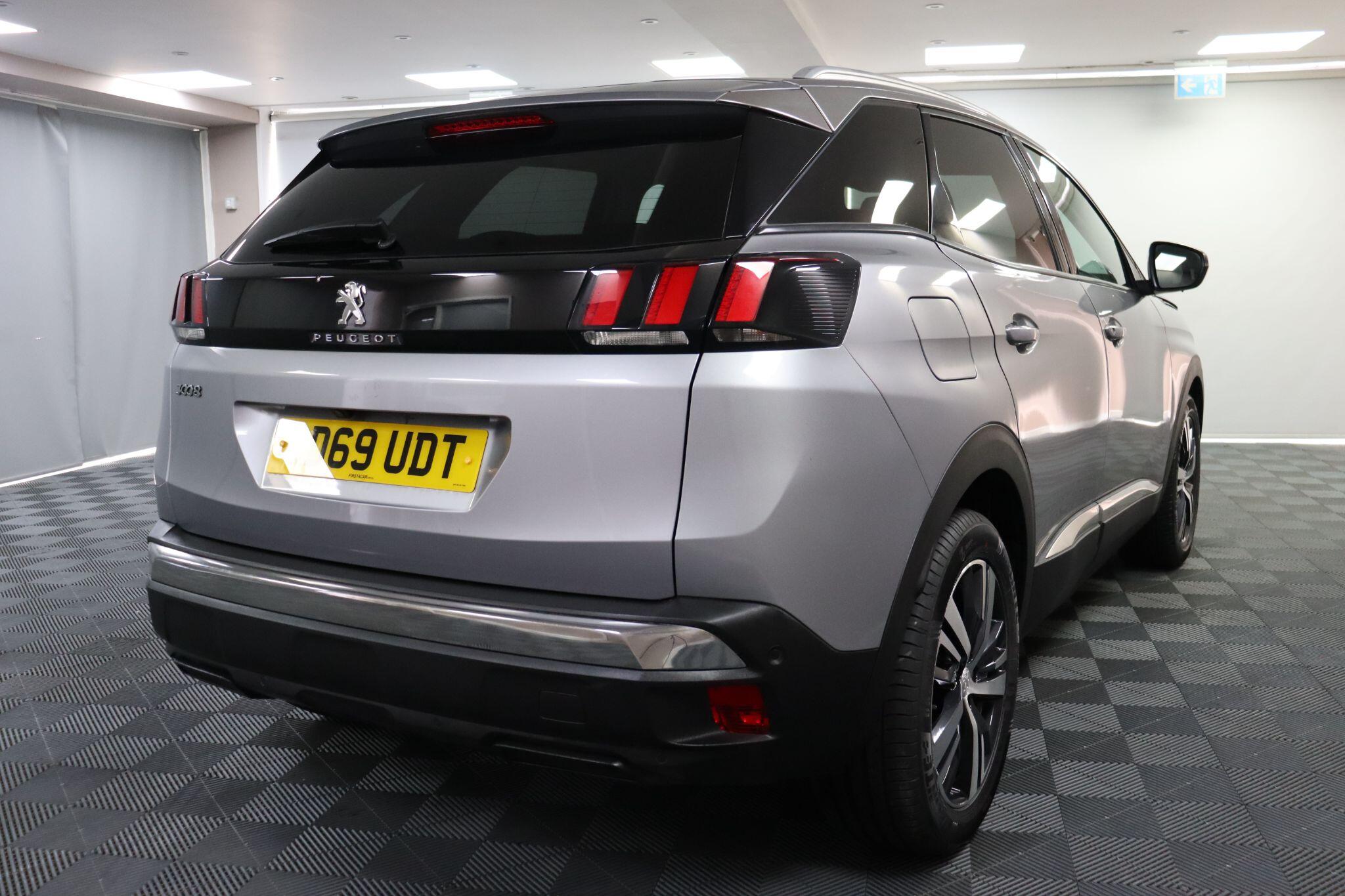 Peugeot 3008 view 11