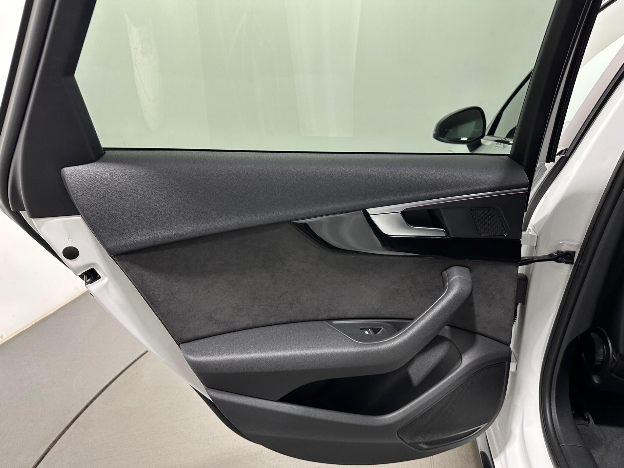Audi A4 view 42