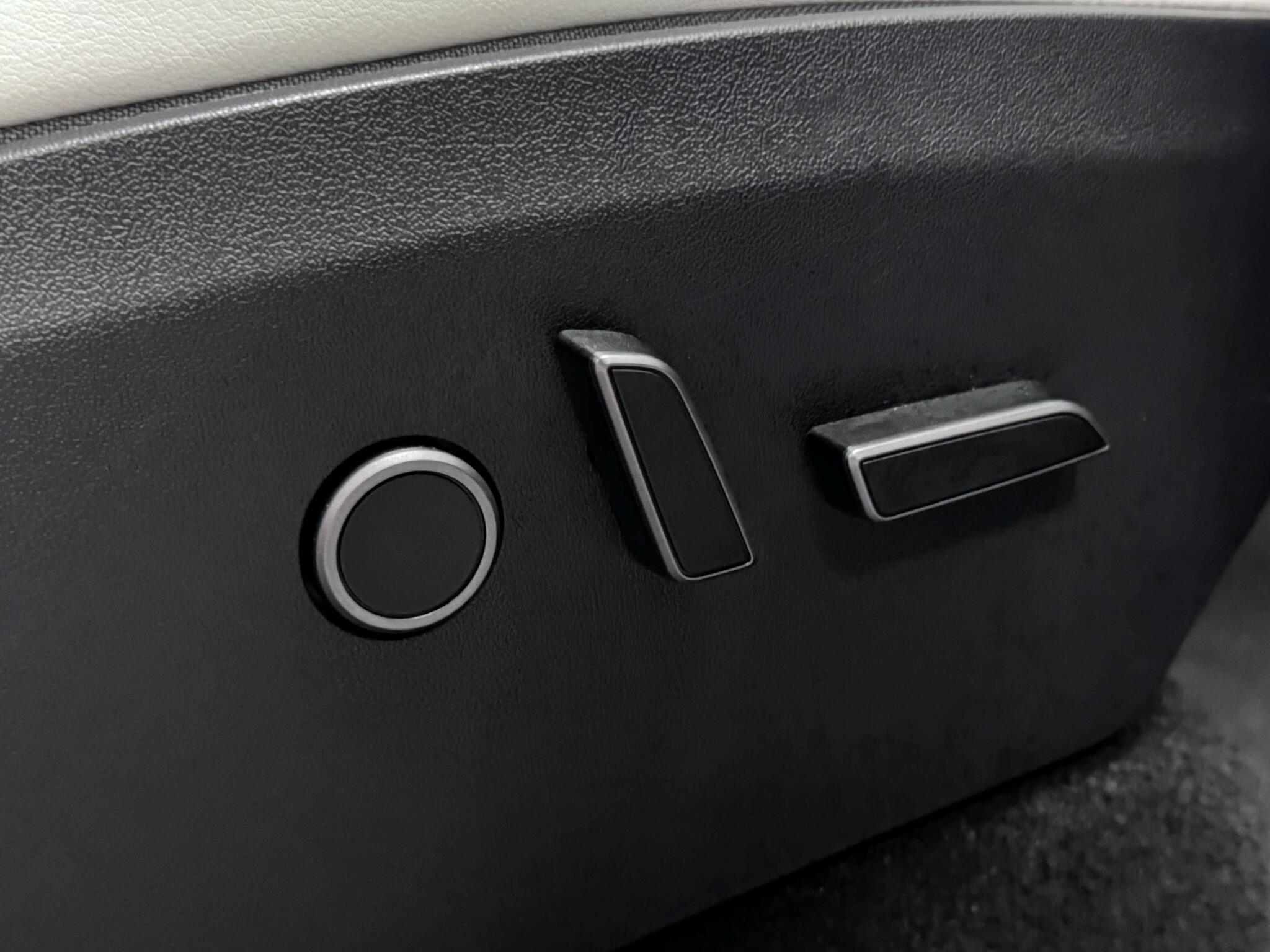 Tesla Model Y view 19