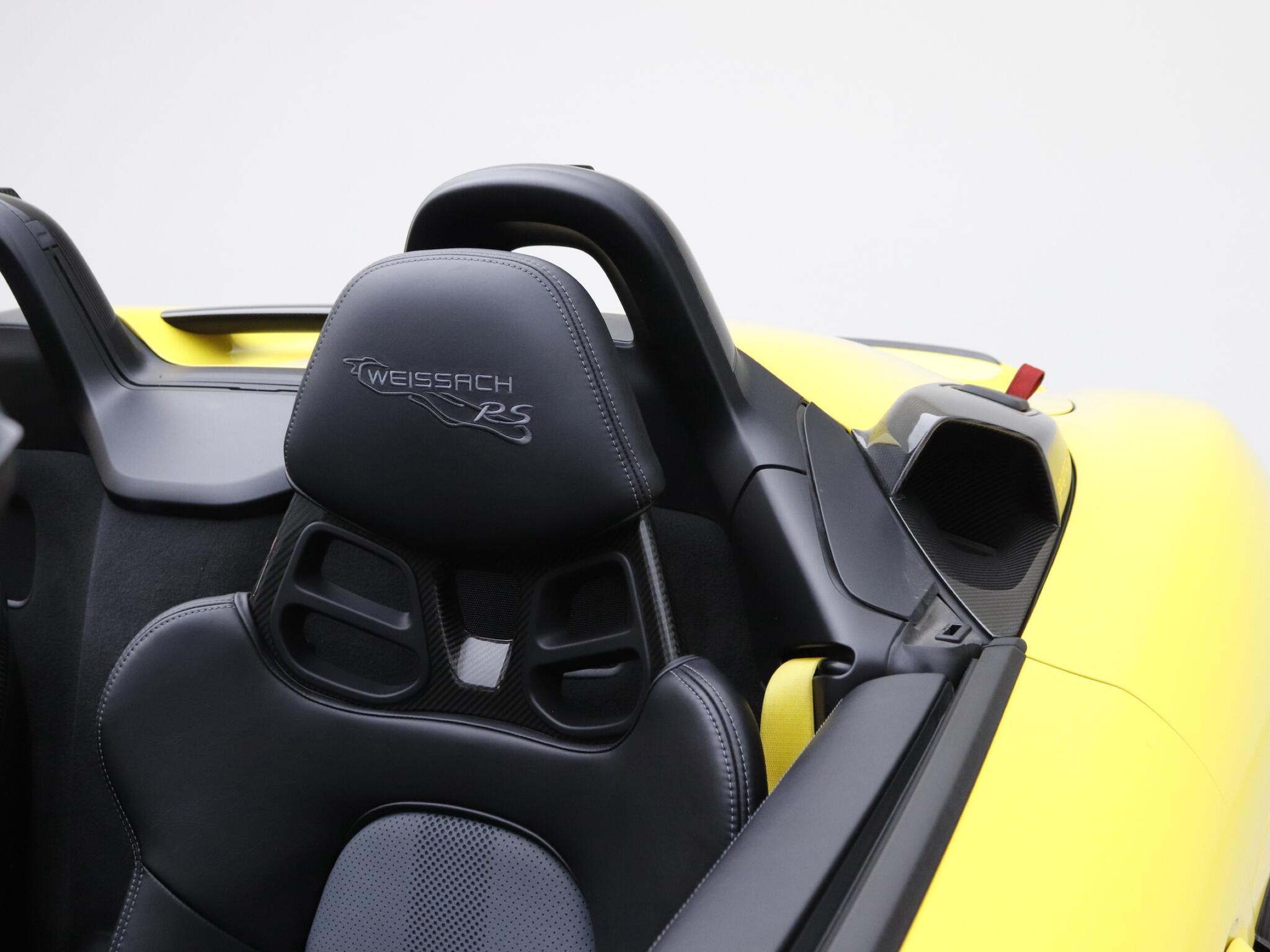 Porsche 718 Spyder view 29