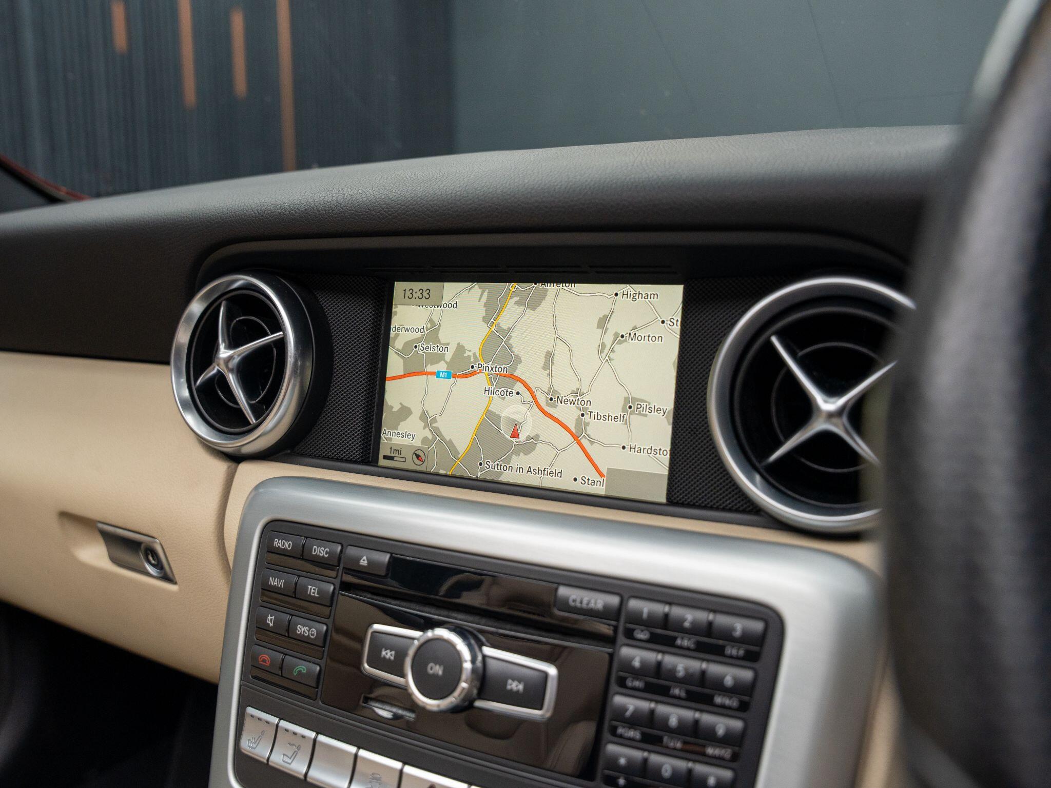 Mercedes-Benz SLK view 8