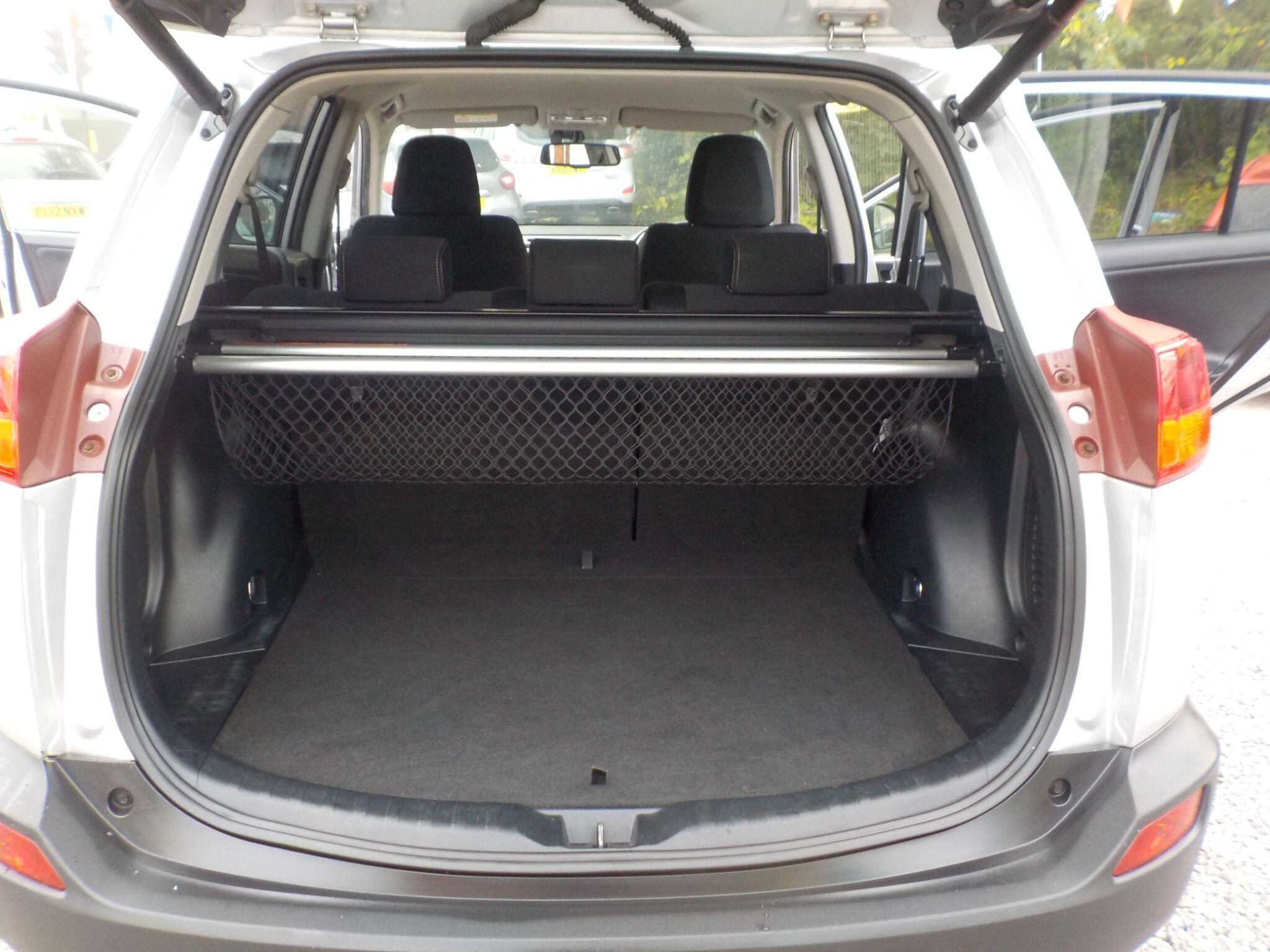 Toyota RAV4 2.0 D-4D Icon 2WD Euro 5 (s/s) 5dr
