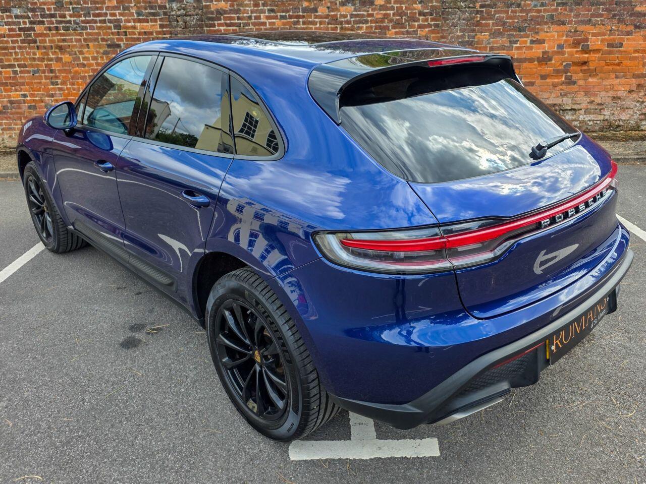 Porsche Macan view 11