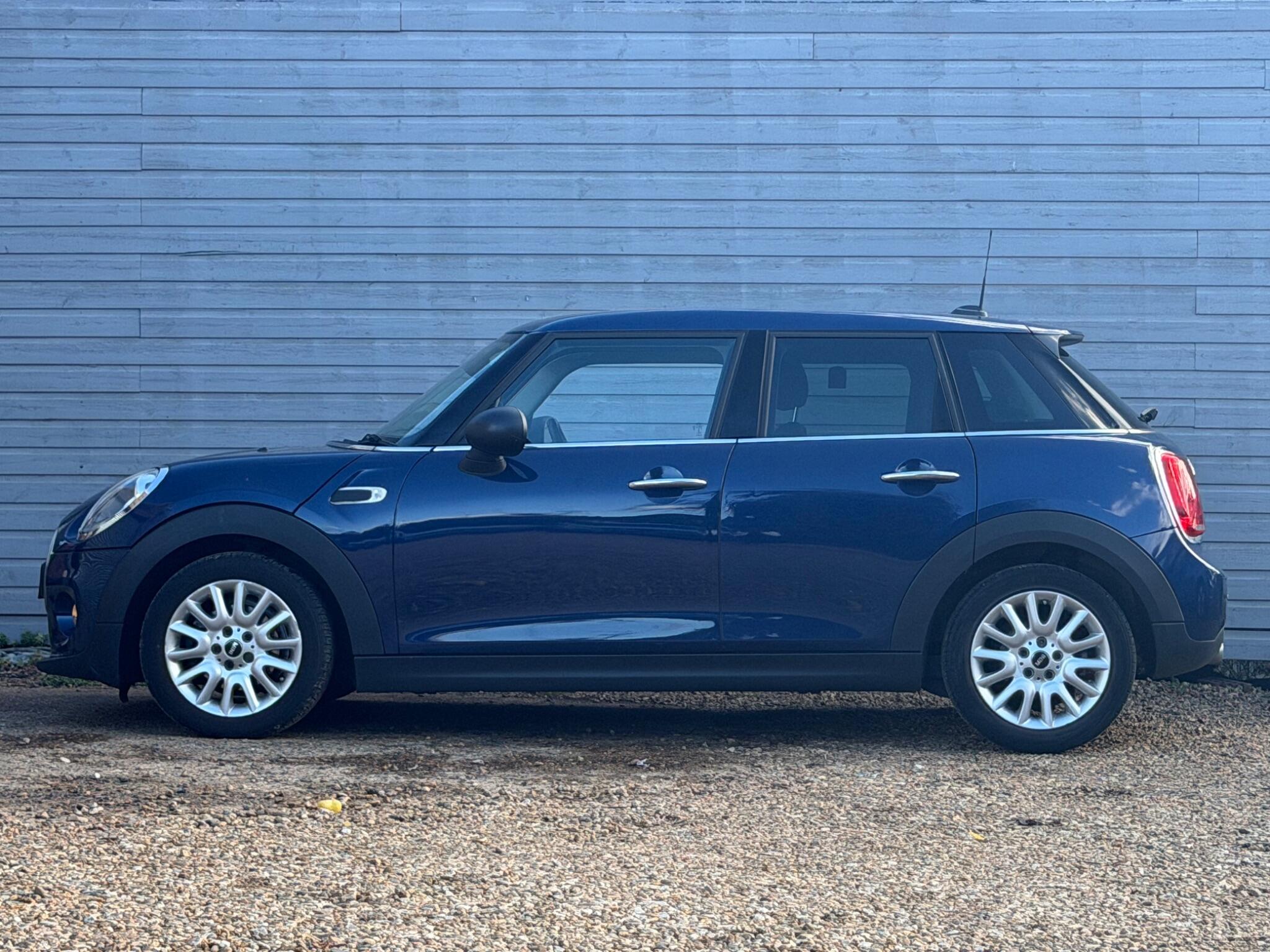 MINI Hatch view 9