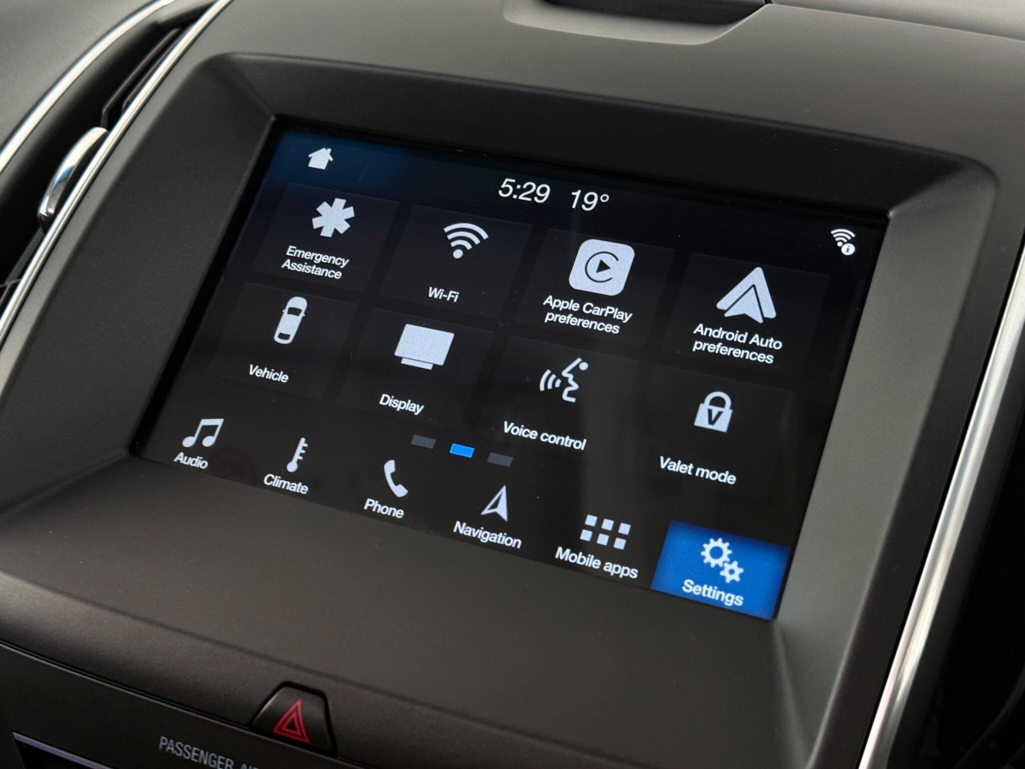 Ford Edge view 27