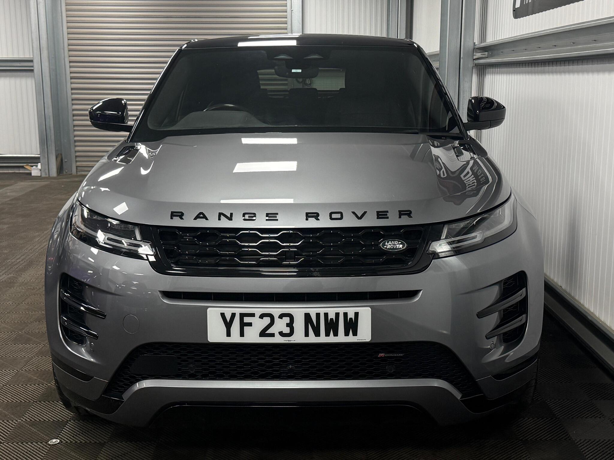 Land Rover Range Rover Evoque view 3