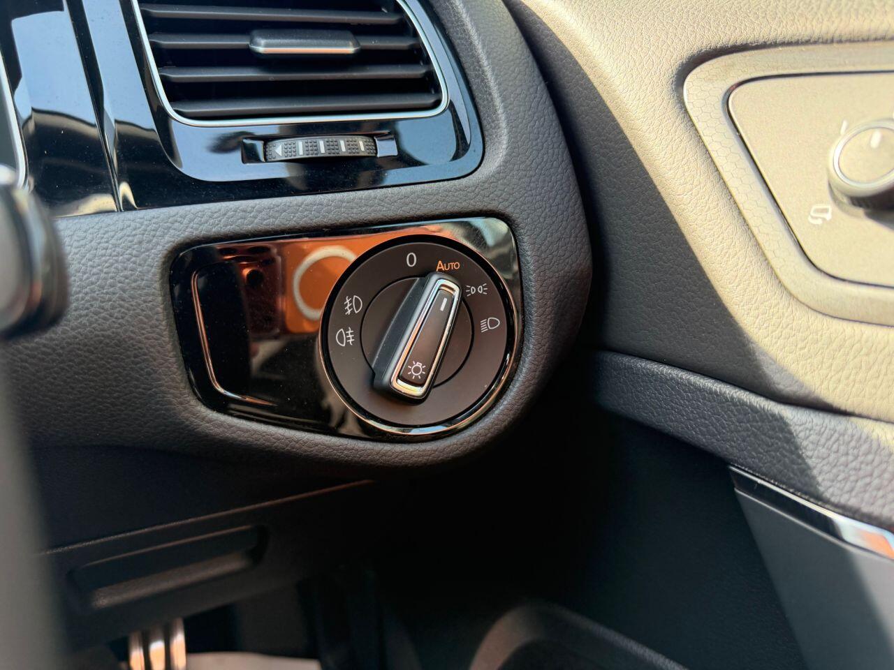 Volkswagen Golf view 20