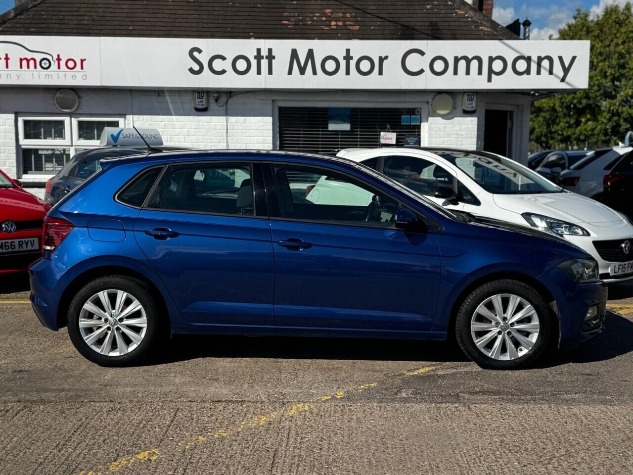 Volkswagen Polo view 9