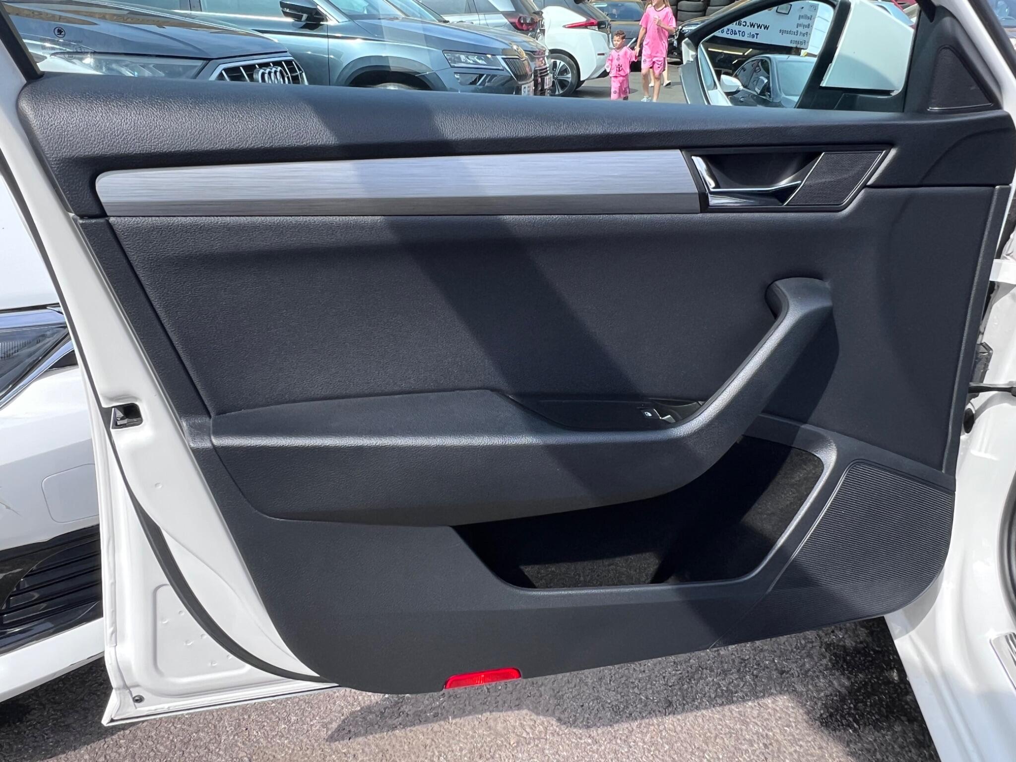 Skoda Superb view 38