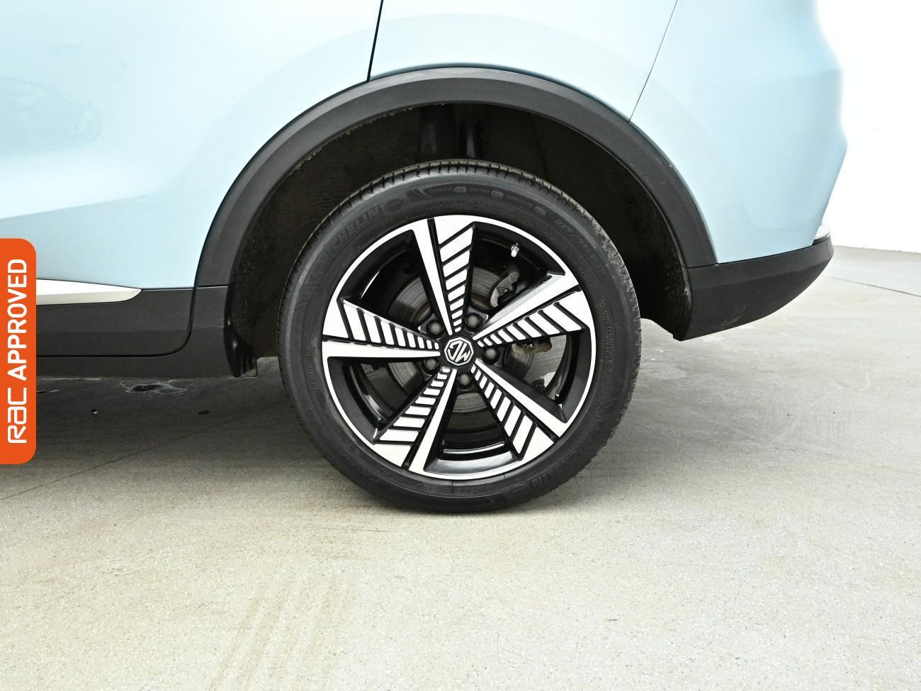 MG ZS view 32
