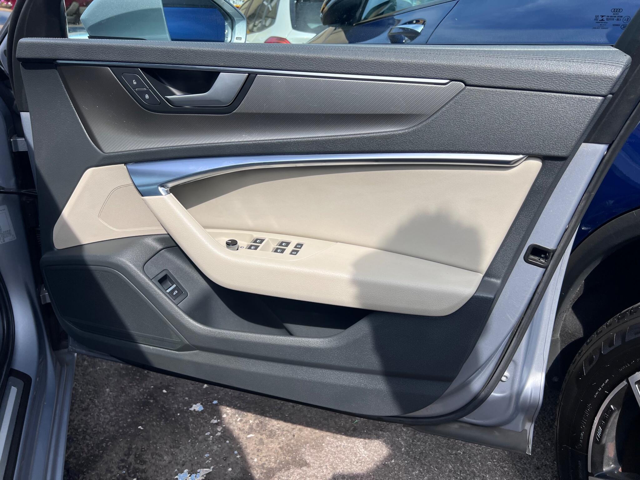 Audi A6 Saloon view 16