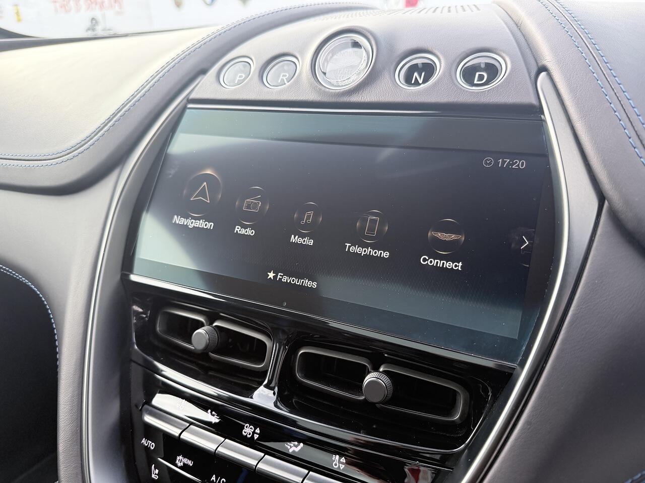 Aston Martin DBX view 23