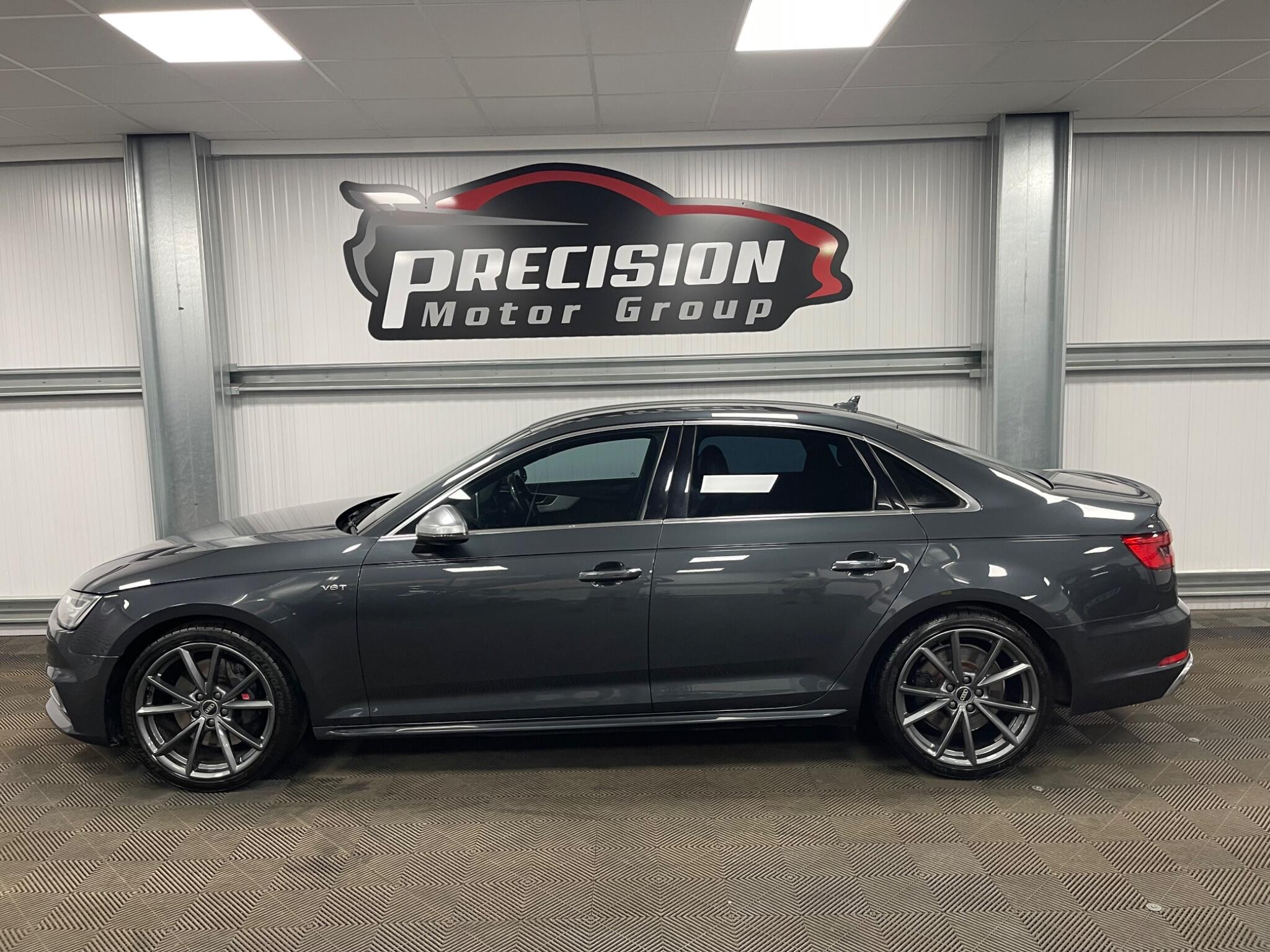 Audi S4 view 7