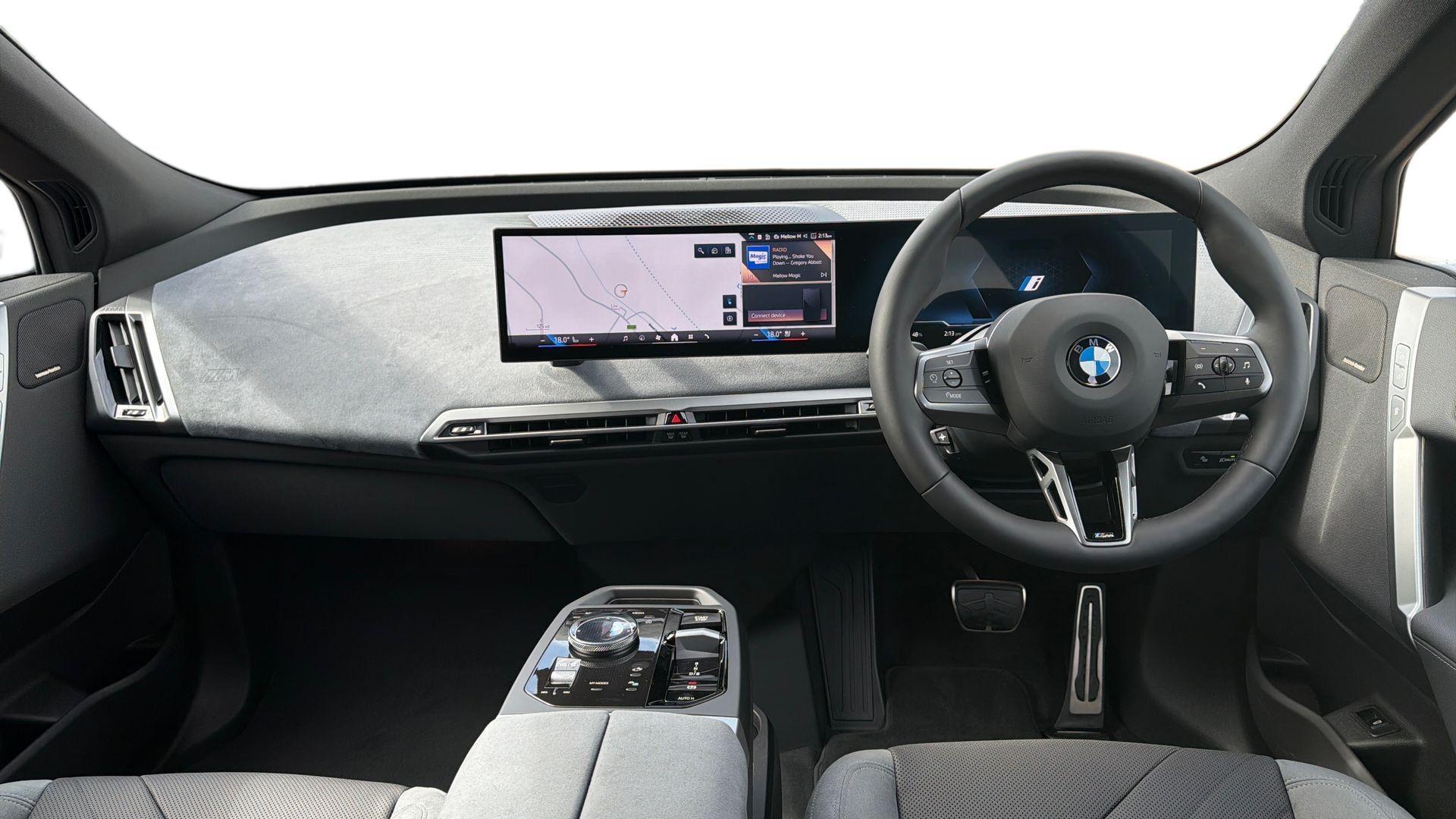 BMW Ix view 4