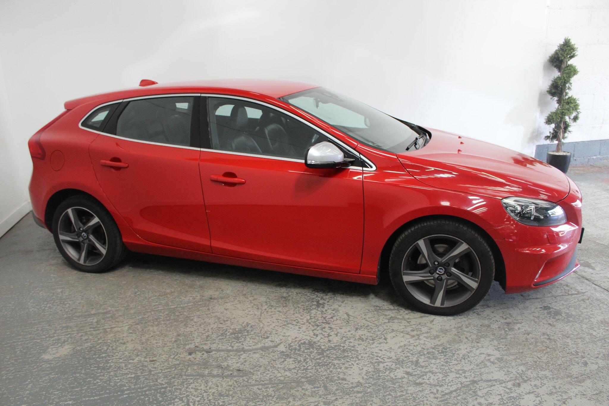 Volvo V40 view 4